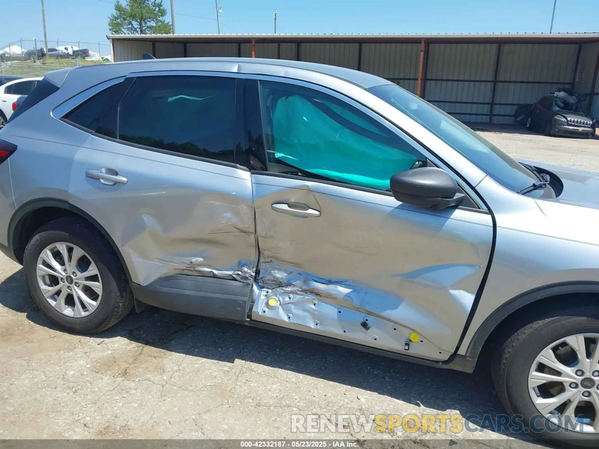 6 Photograph of a damaged car 1FMCU0GN4PUB38013 FORD ESCAPE 2023