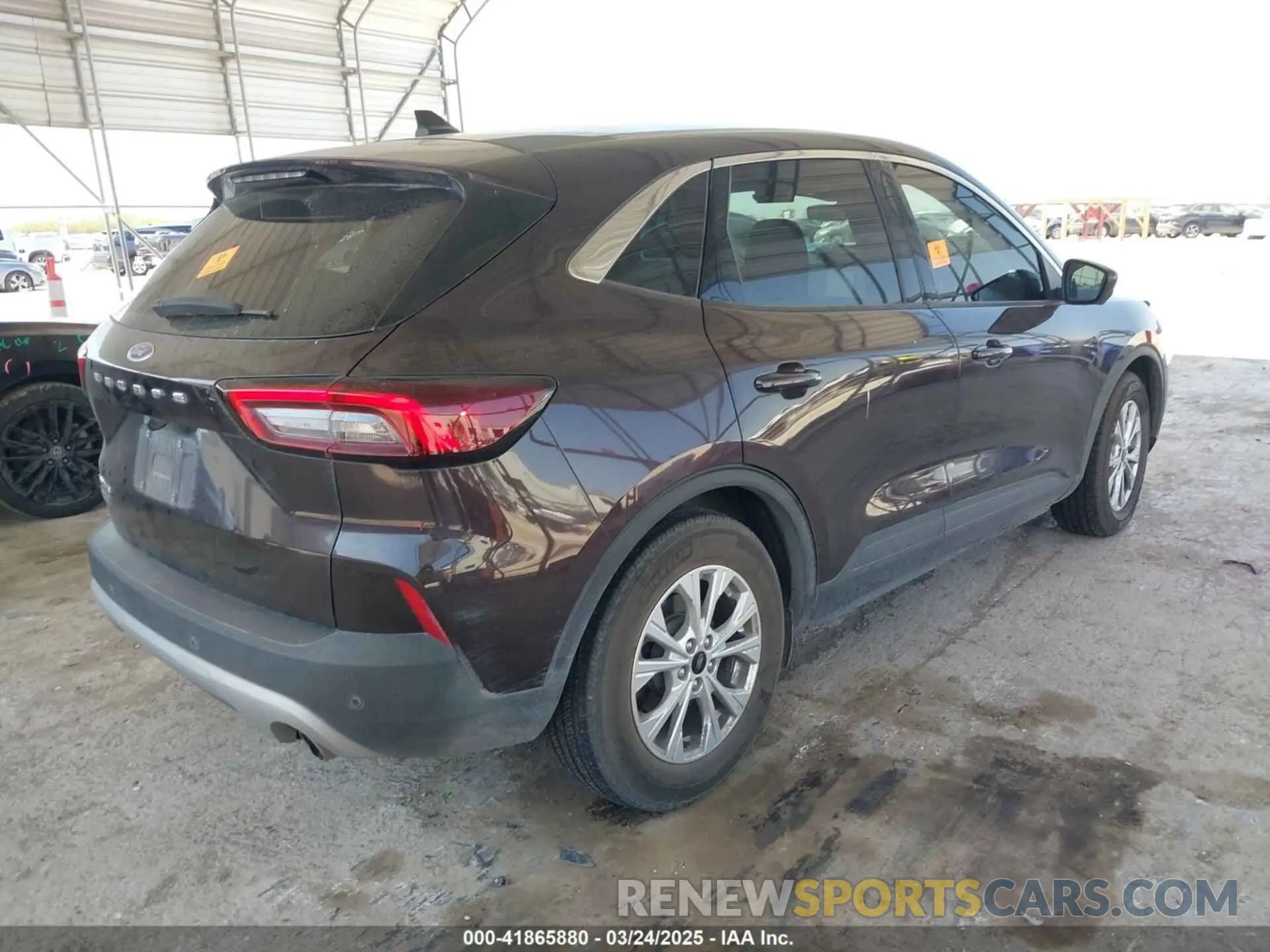 4 Photograph of a damaged car 1FMCU0GN6PUA24398 FORD ESCAPE 2023