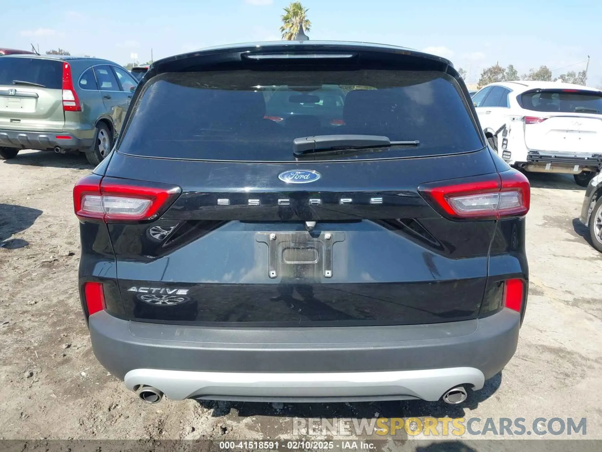 17 Photograph of a damaged car 1FMCU0GN6PUA85377 FORD ESCAPE 2023
