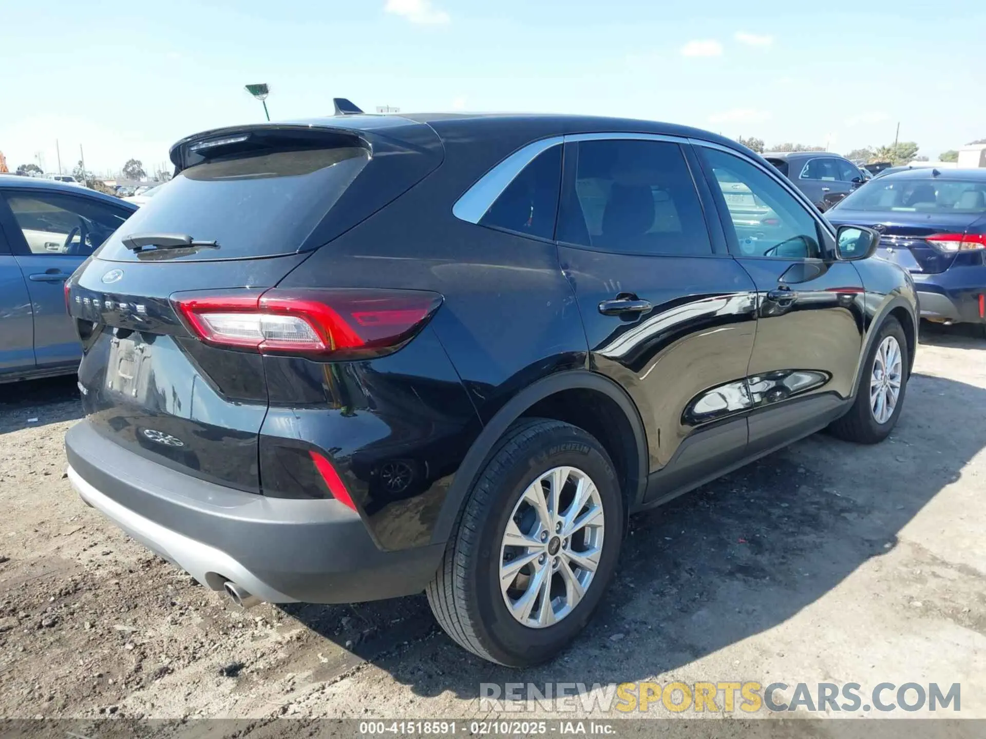 4 Photograph of a damaged car 1FMCU0GN6PUA85377 FORD ESCAPE 2023