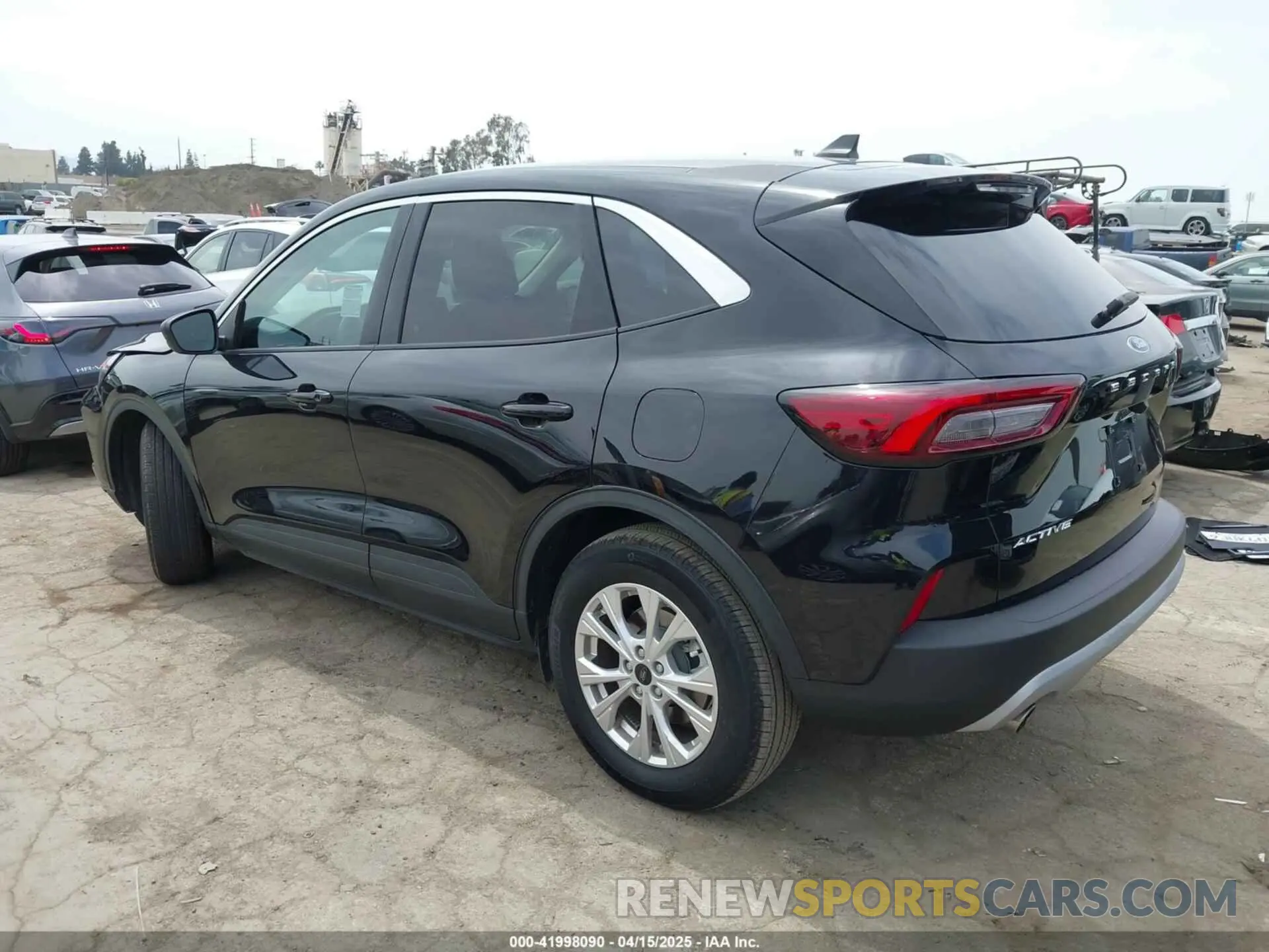 3 Photograph of a damaged car 1FMCU0GN6PUB13033 FORD ESCAPE 2023