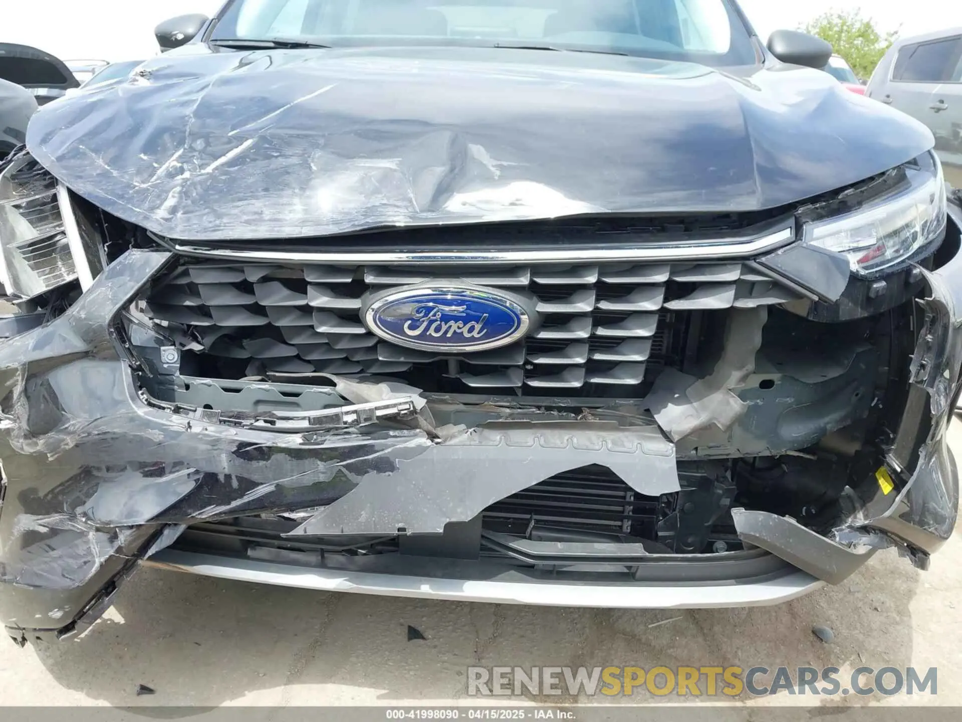 6 Photograph of a damaged car 1FMCU0GN6PUB13033 FORD ESCAPE 2023