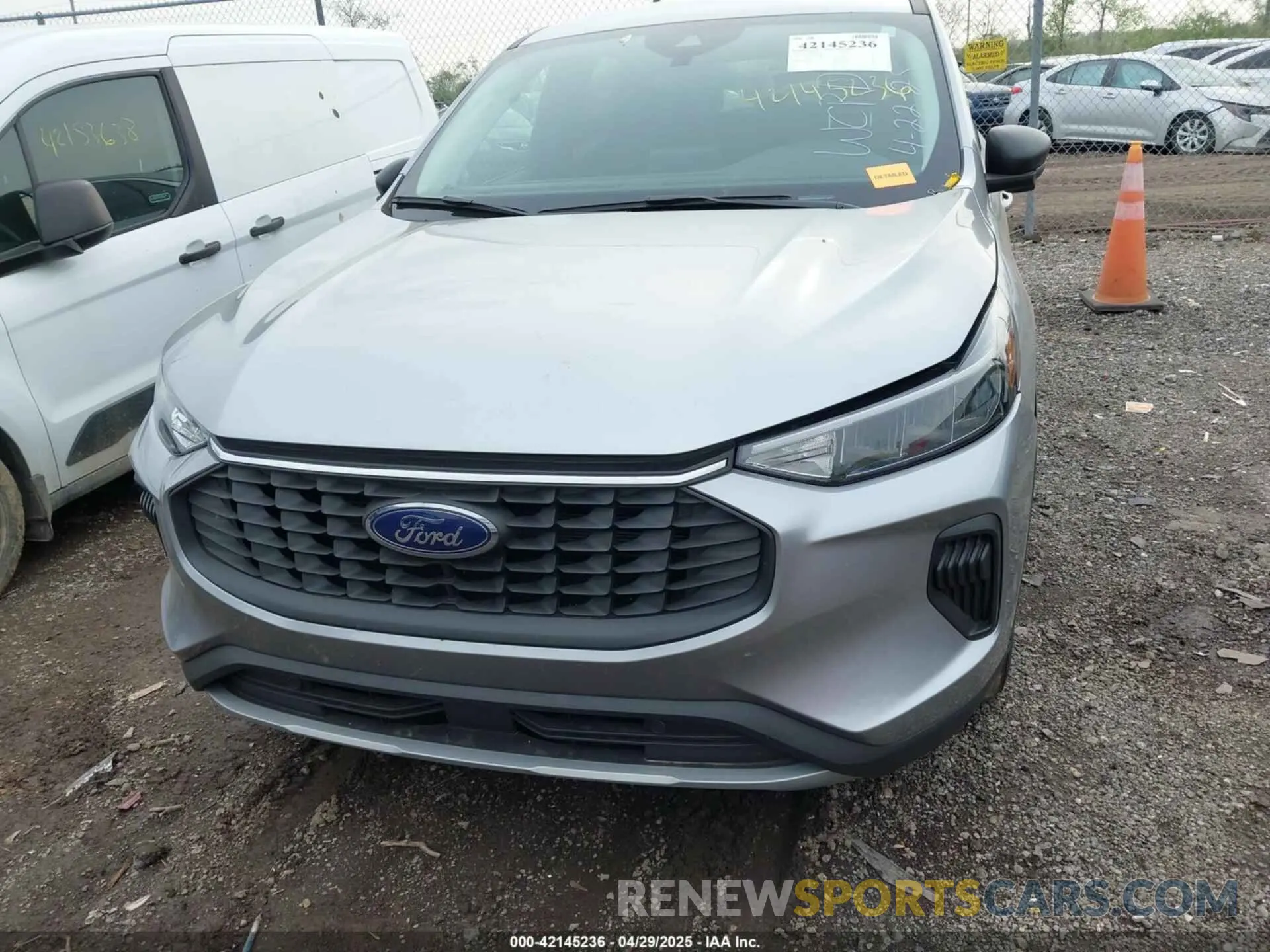 13 Photograph of a damaged car 1FMCU0GN7PUB09508 FORD ESCAPE 2023