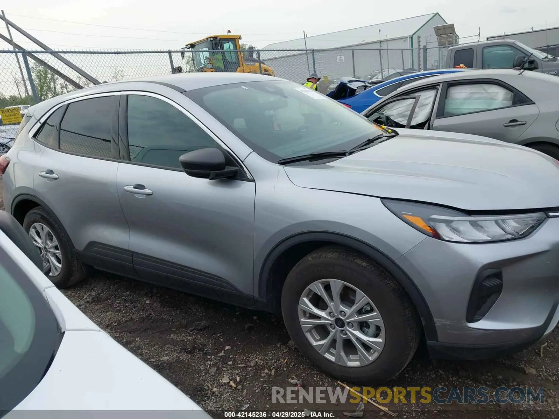 14 Photograph of a damaged car 1FMCU0GN7PUB09508 FORD ESCAPE 2023