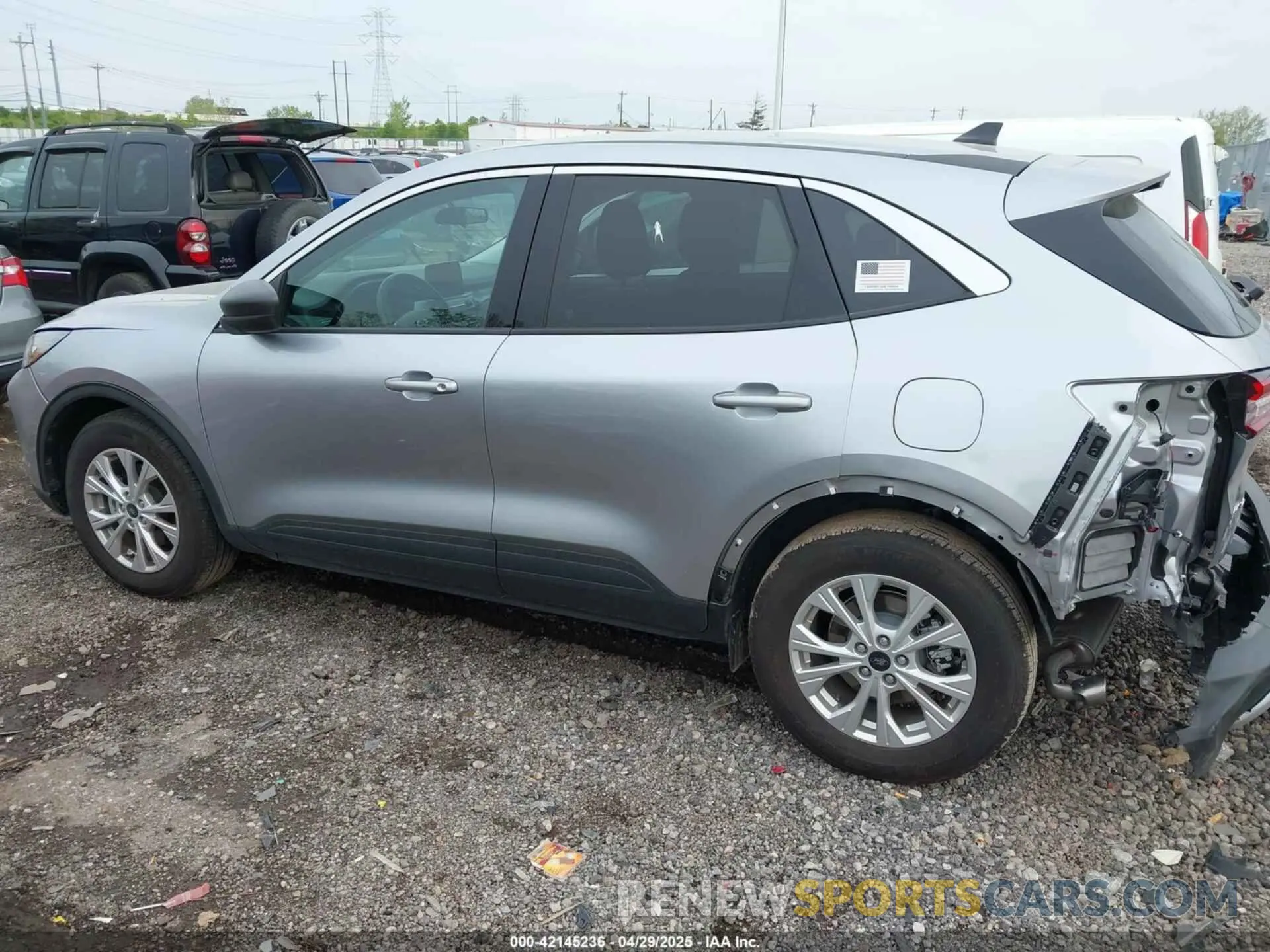 15 Photograph of a damaged car 1FMCU0GN7PUB09508 FORD ESCAPE 2023