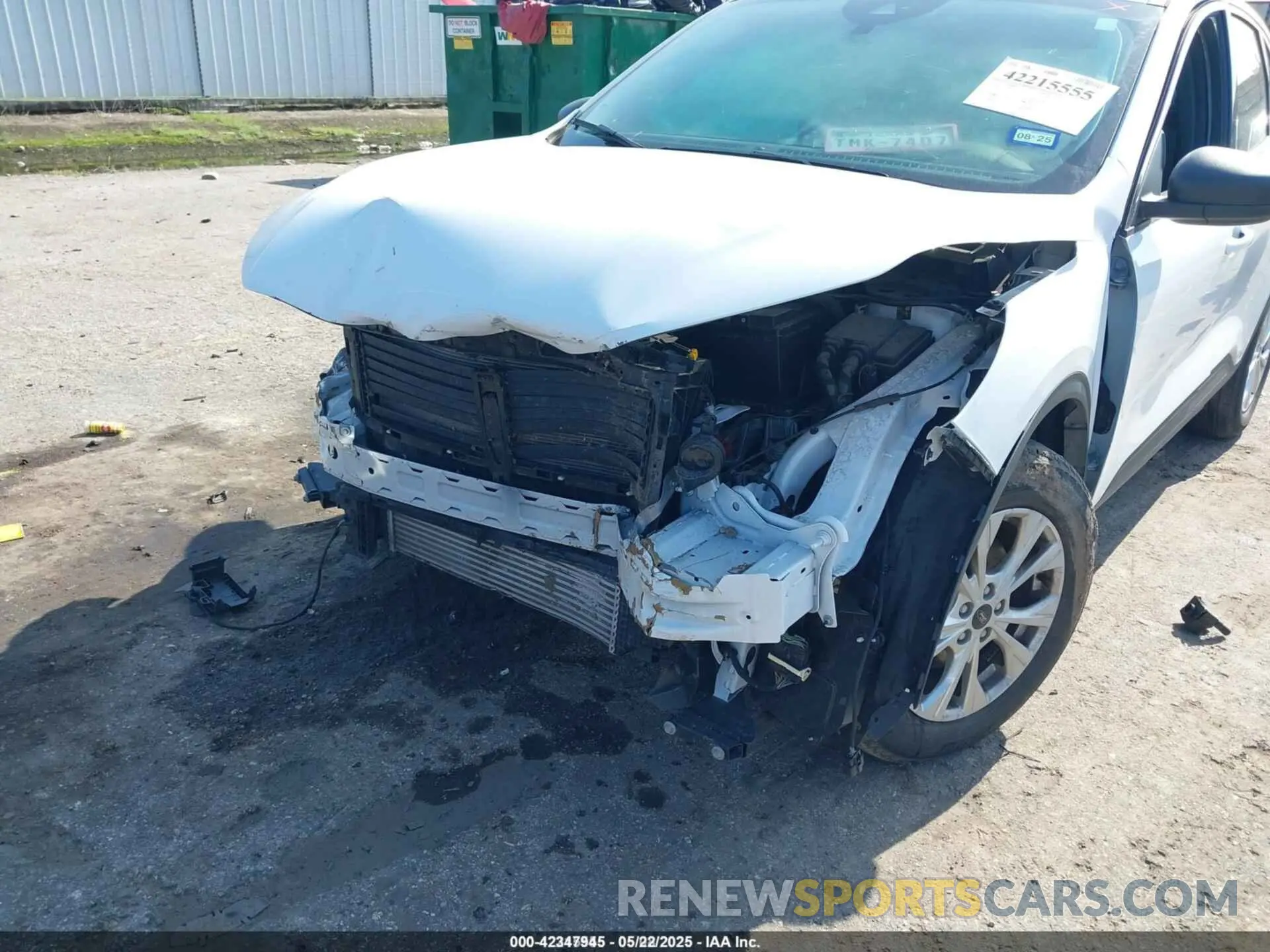 6 Photograph of a damaged car 1FMCU0GN8PUA26329 FORD ESCAPE 2023