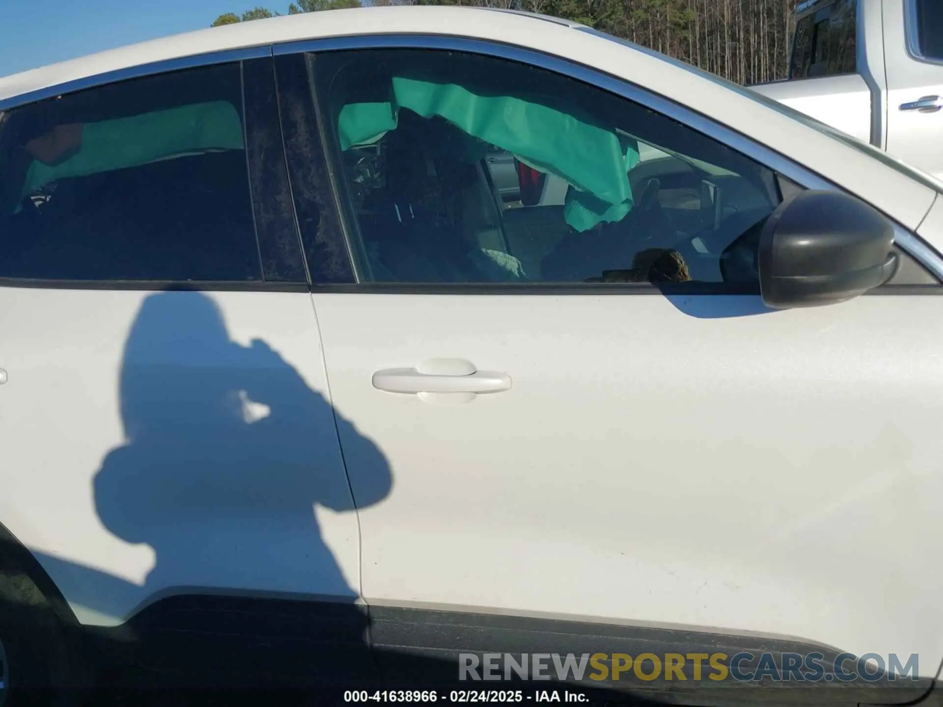13 Photograph of a damaged car 1FMCU0GN8PUA64420 FORD ESCAPE 2023