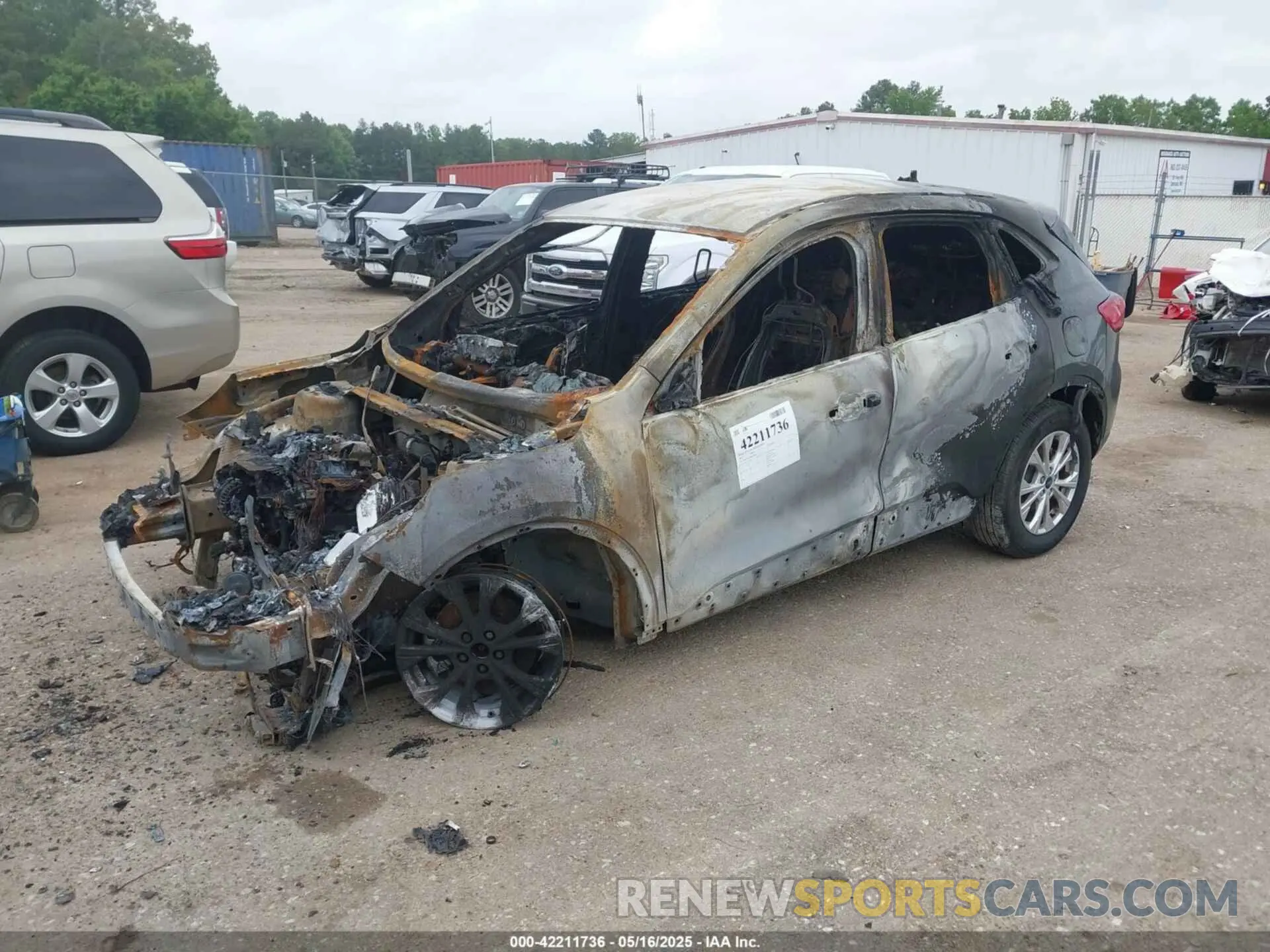 2 Photograph of a damaged car 1FMCU0GN8PUB04687 FORD ESCAPE 2023