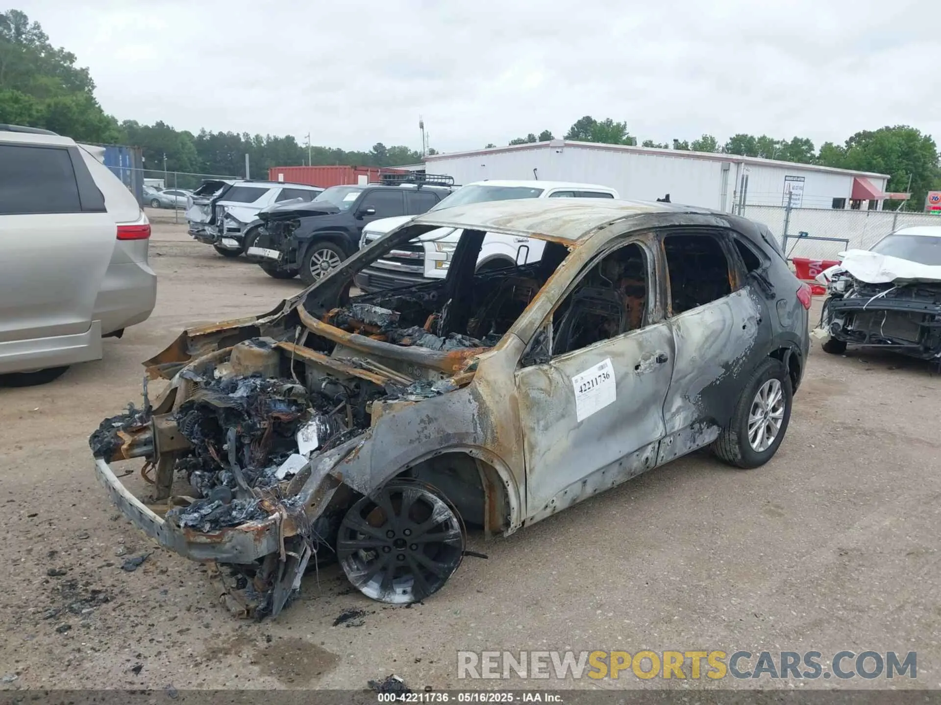 6 Photograph of a damaged car 1FMCU0GN8PUB04687 FORD ESCAPE 2023