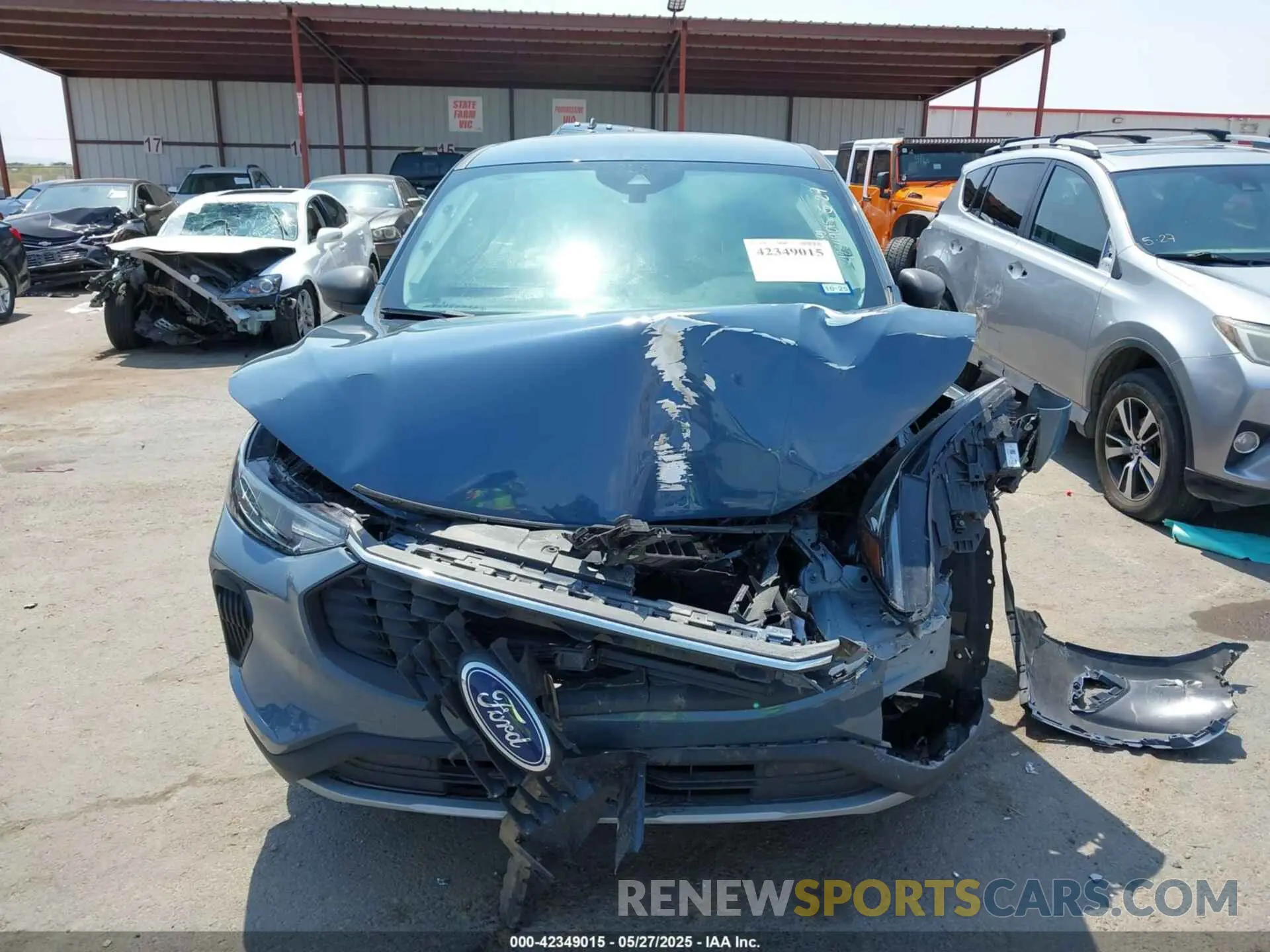 12 Photograph of a damaged car 1FMCU0GN8PUB12773 FORD ESCAPE 2023