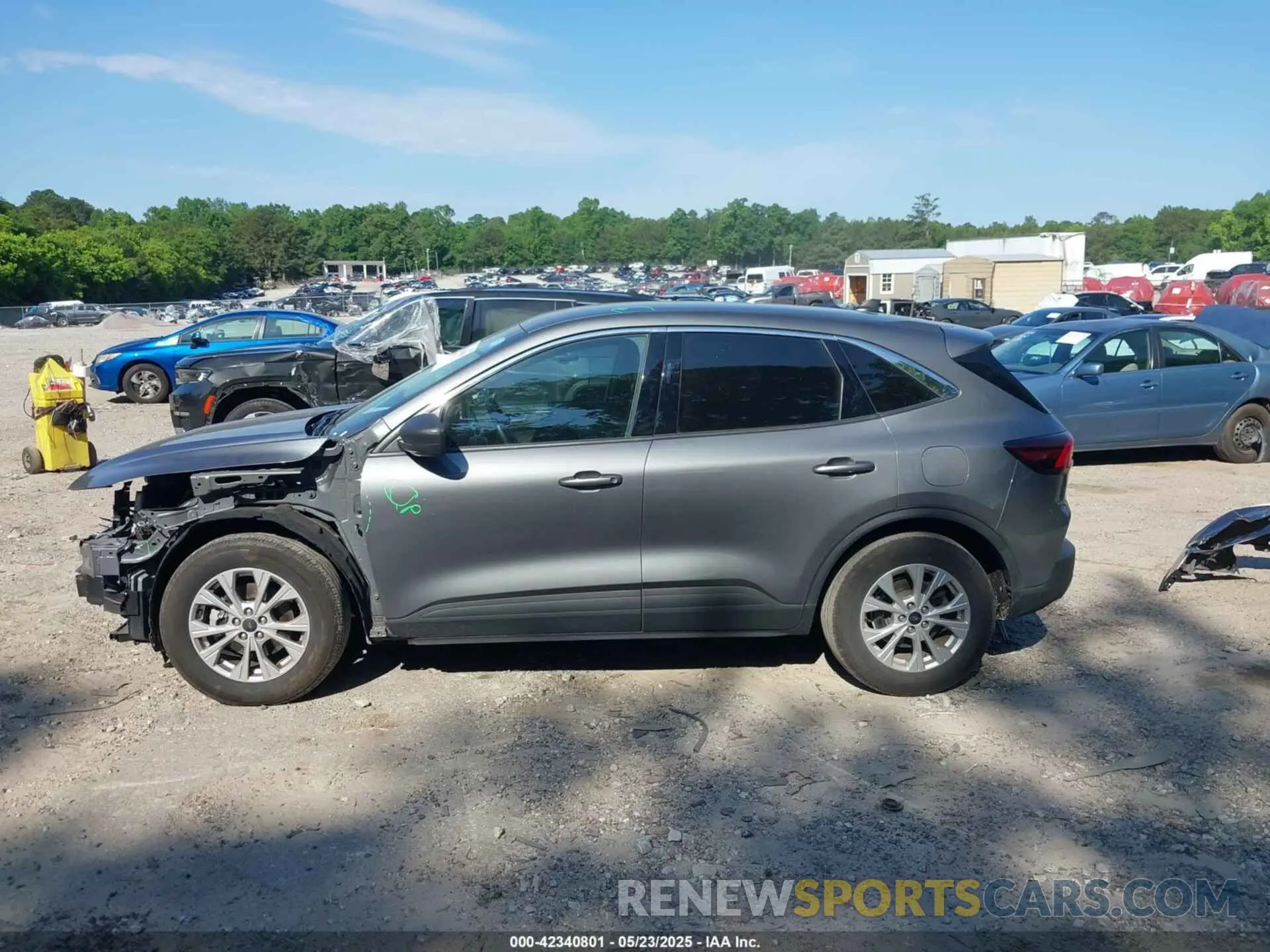 15 Photograph of a damaged car 1FMCU0GN9PUA08812 FORD ESCAPE 2023