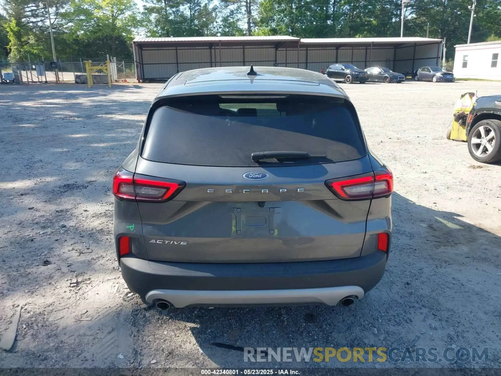 17 Photograph of a damaged car 1FMCU0GN9PUA08812 FORD ESCAPE 2023