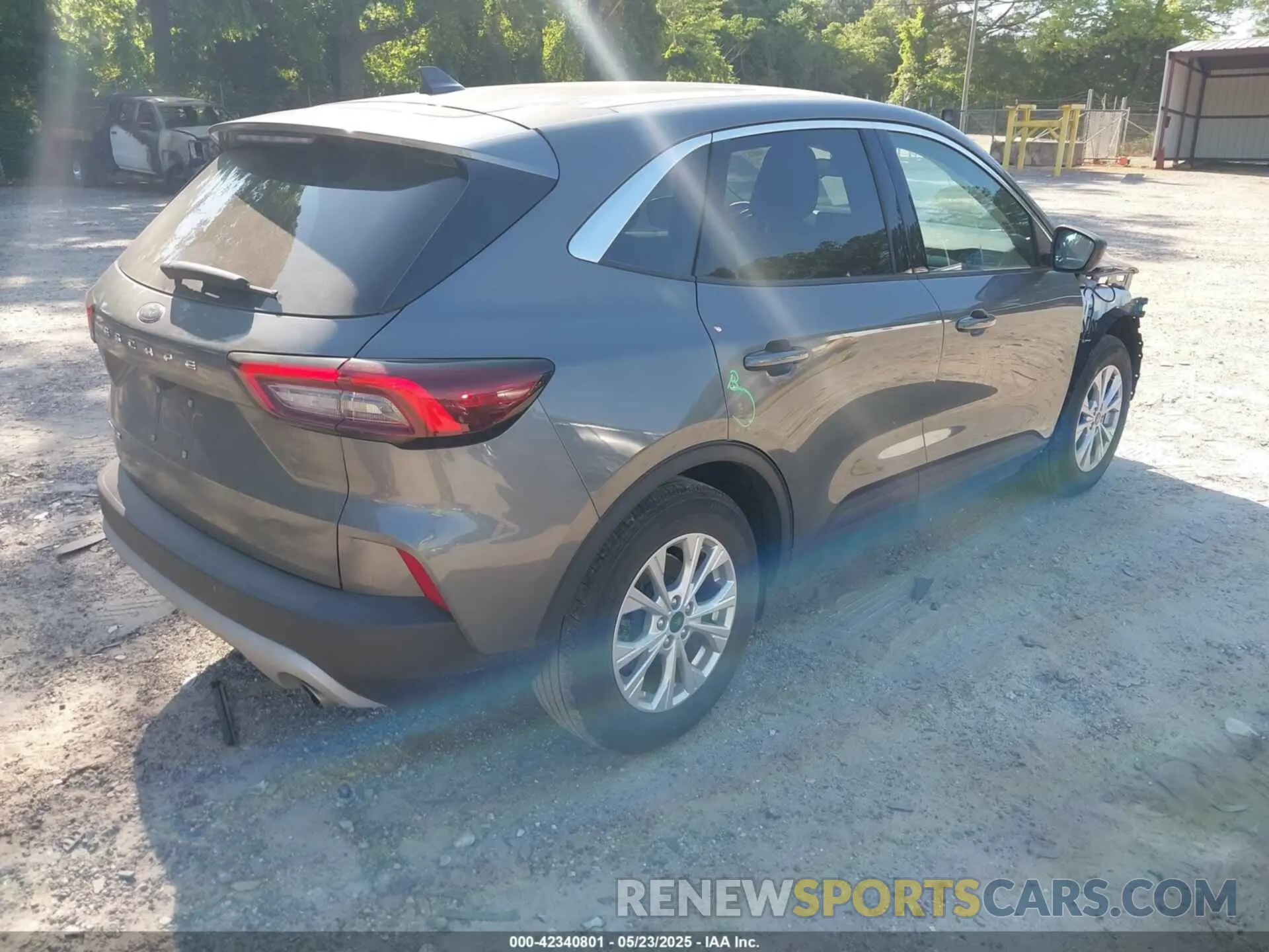 4 Photograph of a damaged car 1FMCU0GN9PUA08812 FORD ESCAPE 2023