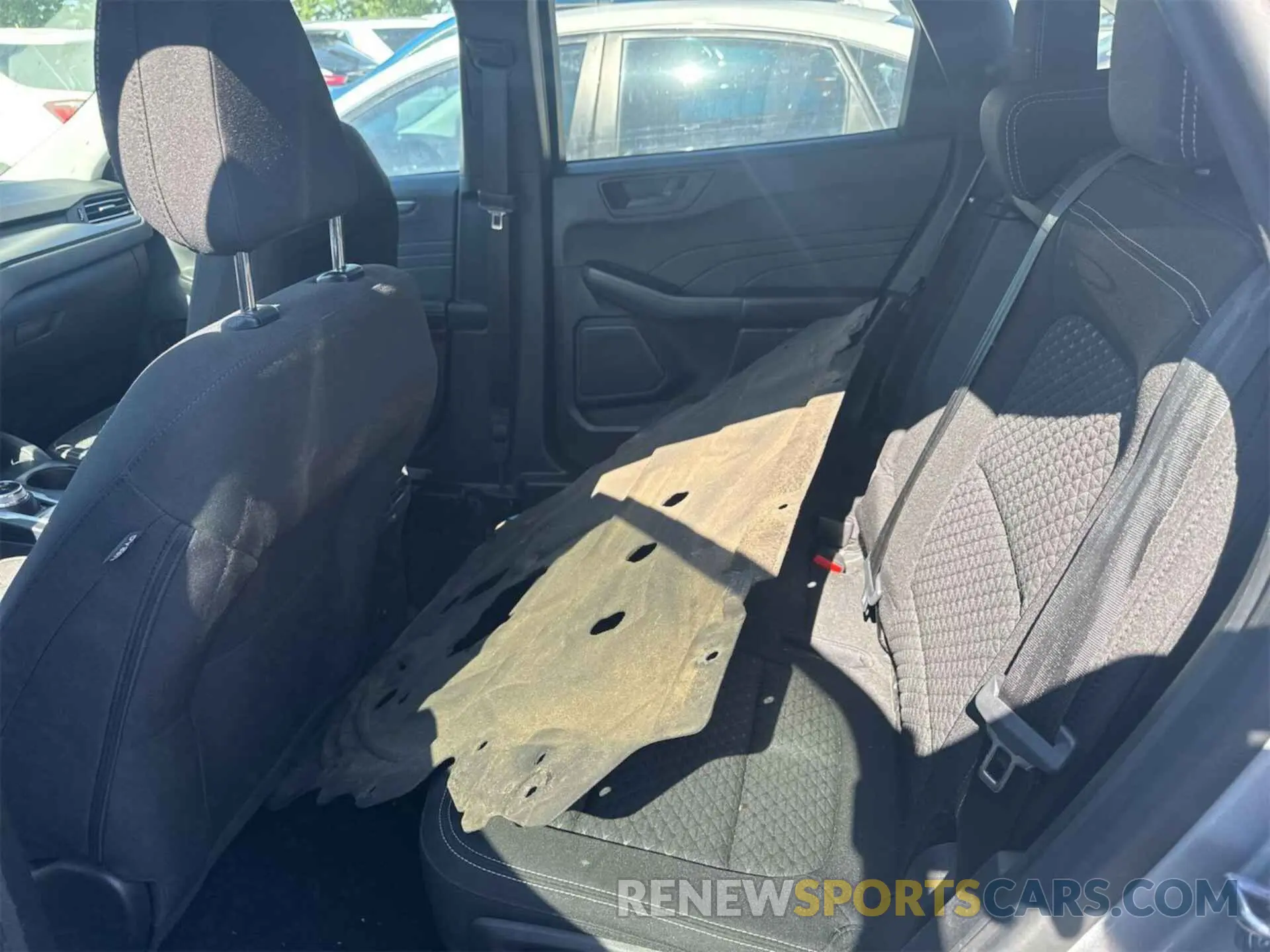 6 Photograph of a damaged car 1FMCU0GN9PUA26310 FORD ESCAPE 2023
