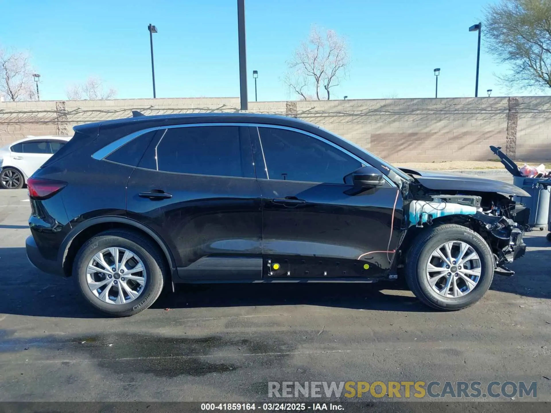 14 Photograph of a damaged car 1FMCU0GN9PUB12426 FORD ESCAPE 2023