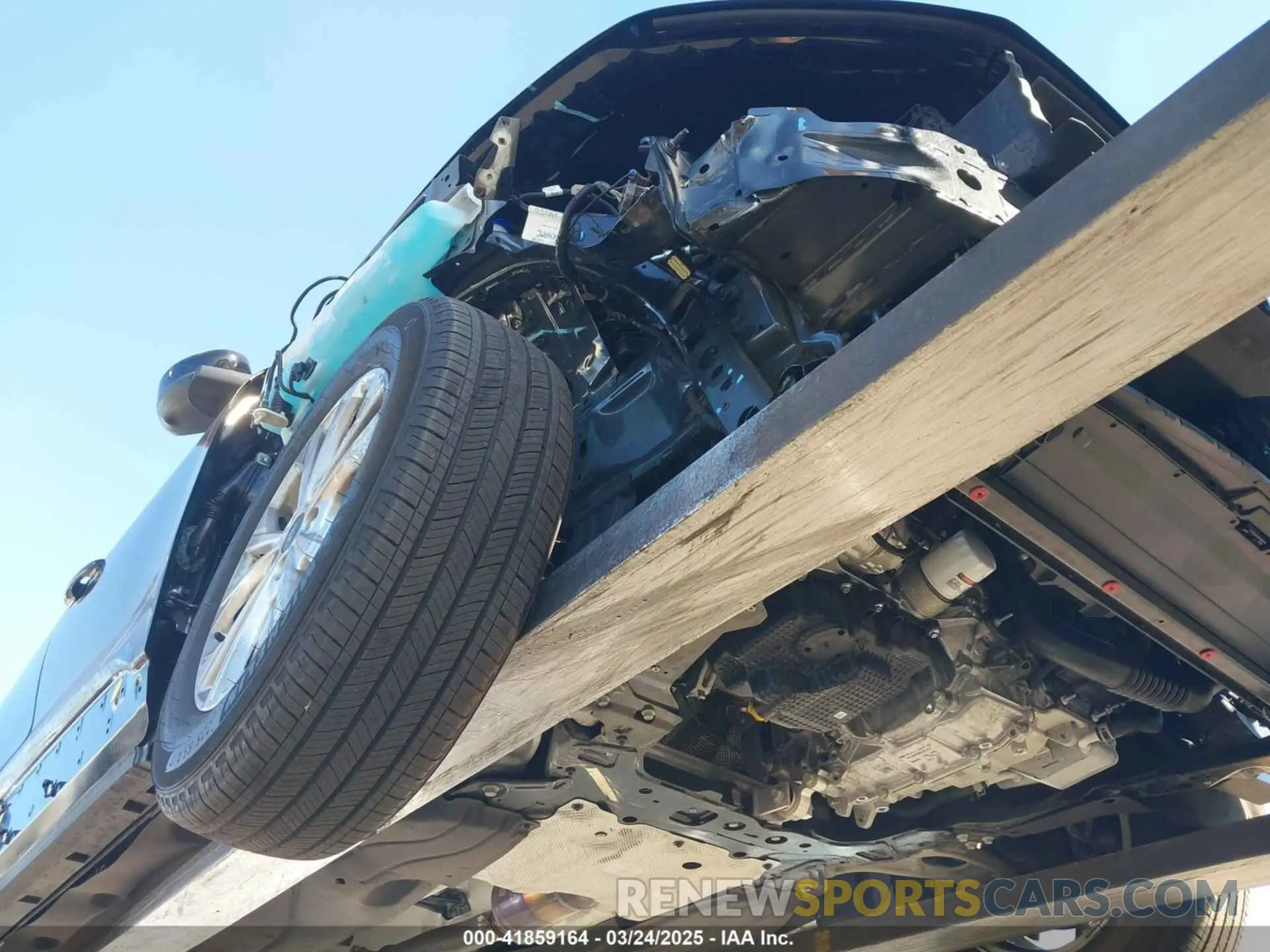 18 Photograph of a damaged car 1FMCU0GN9PUB12426 FORD ESCAPE 2023