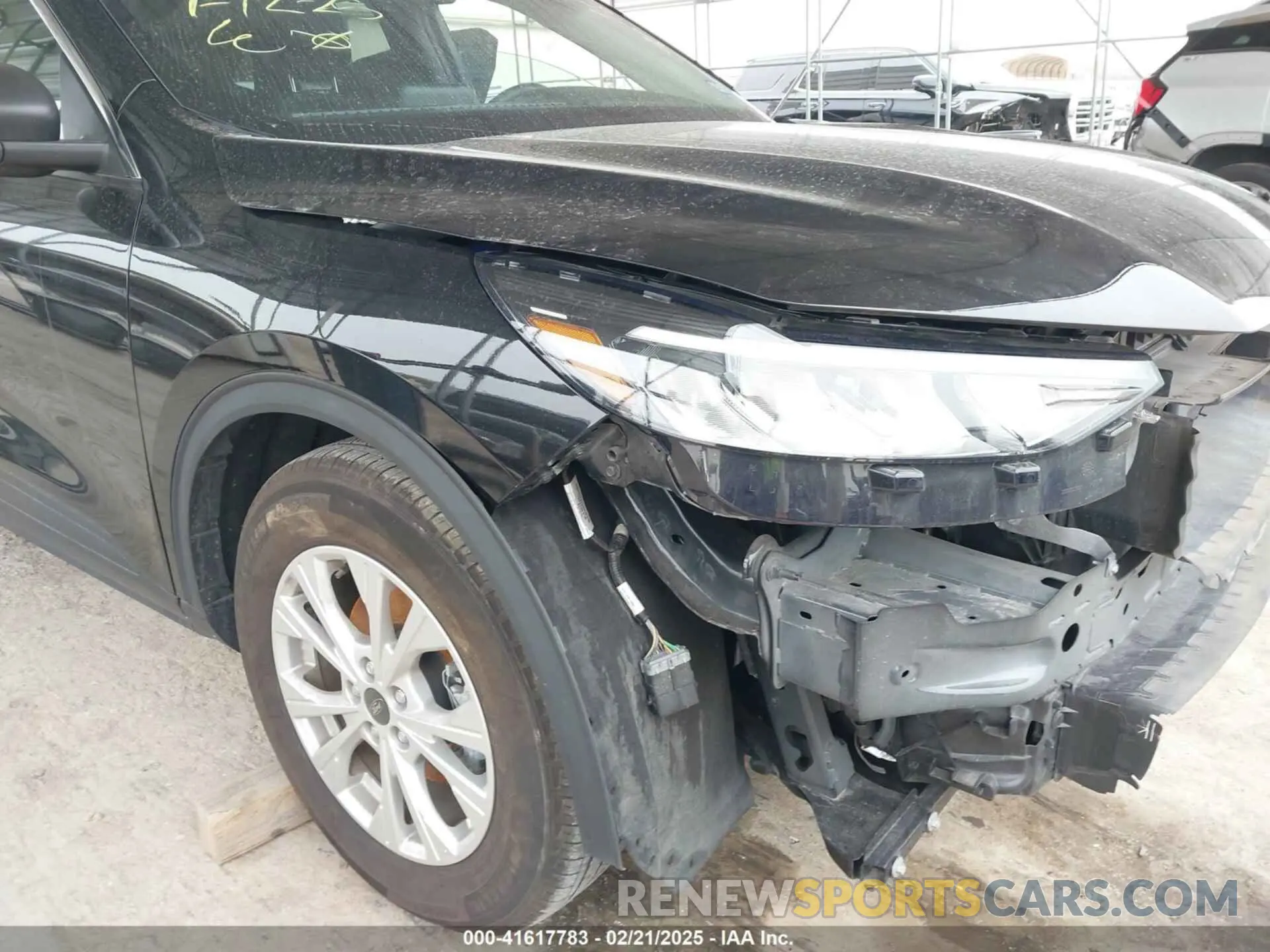 22 Photograph of a damaged car 1FMCU0GNXPUA08527 FORD ESCAPE 2023