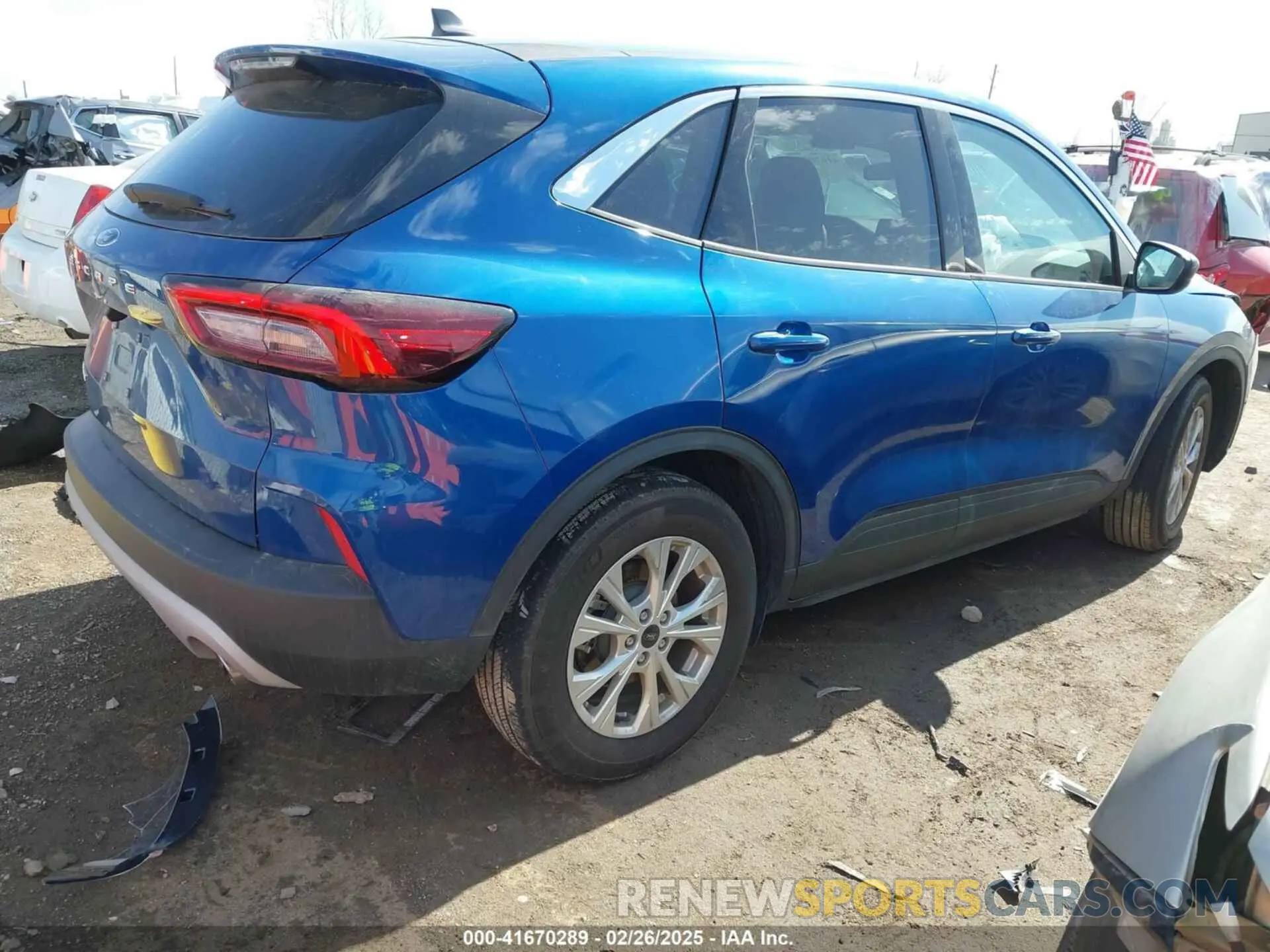 4 Photograph of a damaged car 1FMCU0GNXPUA27448 FORD ESCAPE 2023
