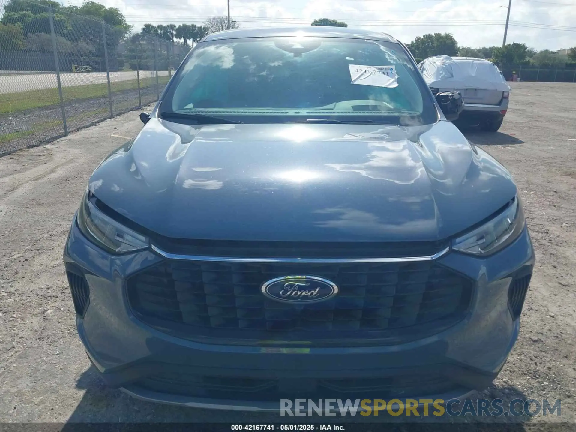 11 Photograph of a damaged car 1FMCU0GNXPUA65598 FORD ESCAPE 2023