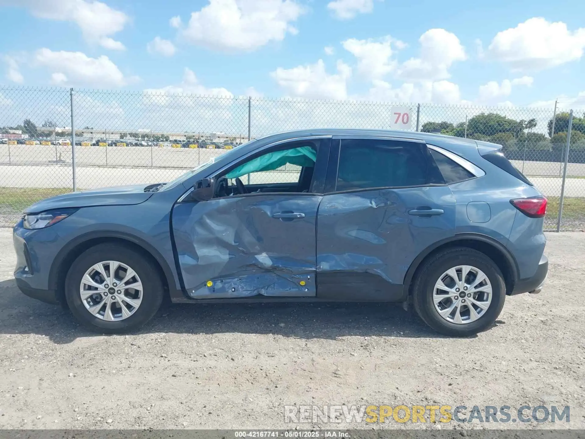 6 Photograph of a damaged car 1FMCU0GNXPUA65598 FORD ESCAPE 2023