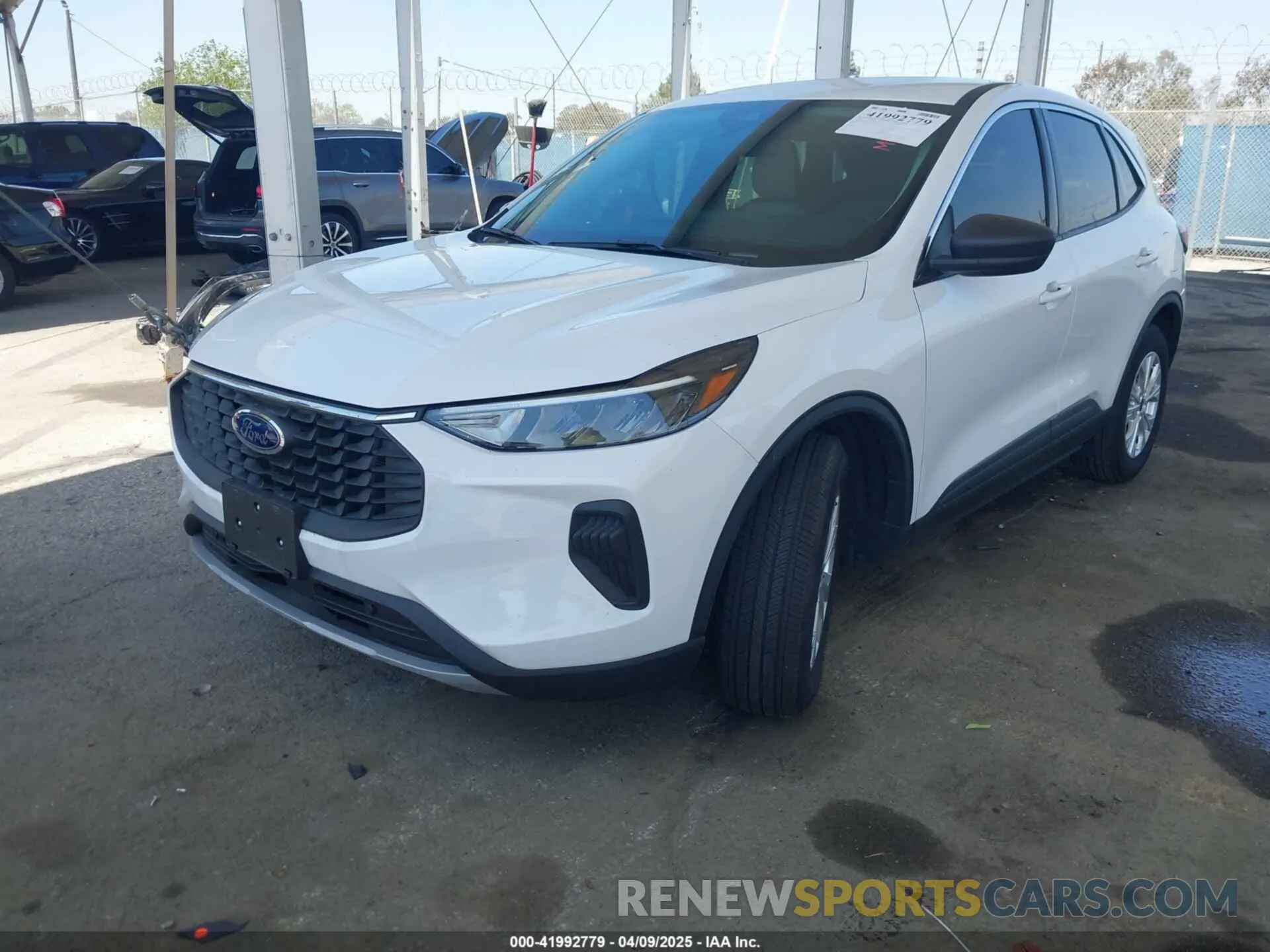 2 Photograph of a damaged car 1FMCU0GZ1PUA68618 FORD ESCAPE 2023