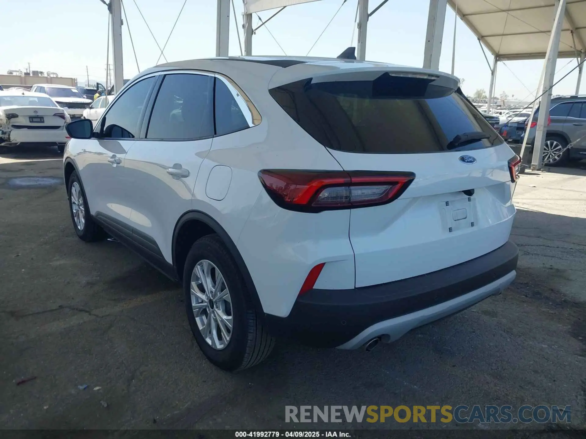 3 Photograph of a damaged car 1FMCU0GZ1PUA68618 FORD ESCAPE 2023