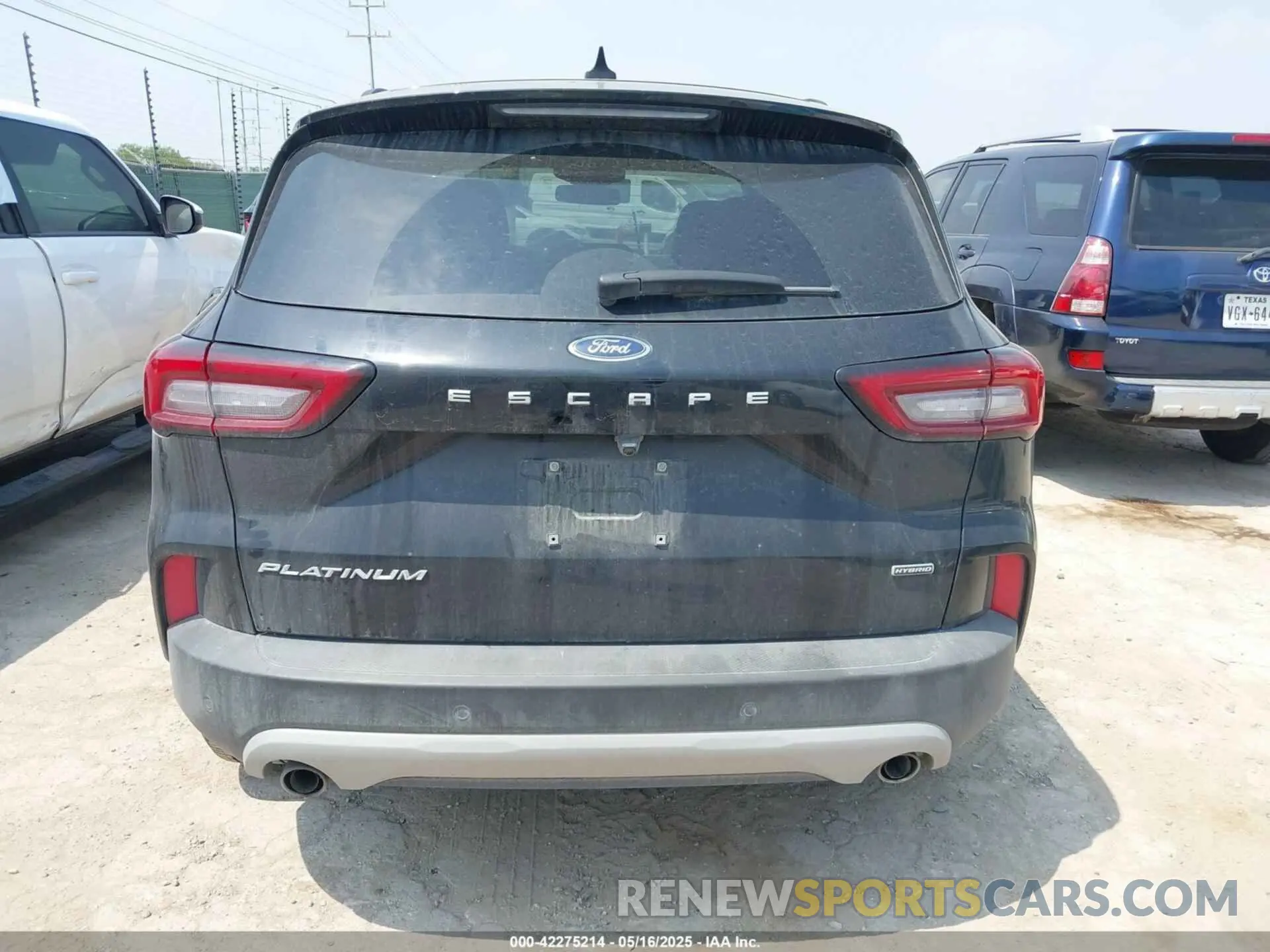 16 Photograph of a damaged car 1FMCU0JZXPUA30782 FORD ESCAPE 2023