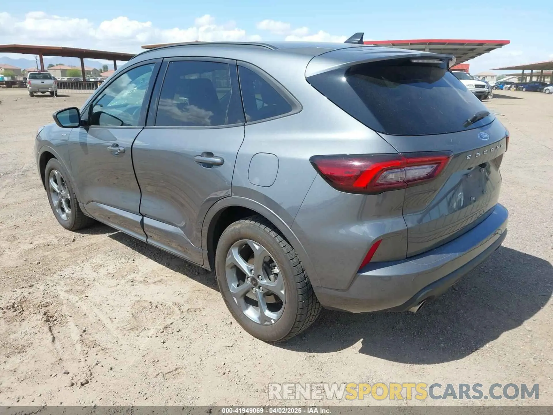 3 Photograph of a damaged car 1FMCU0MN0PUA42013 FORD ESCAPE 2023