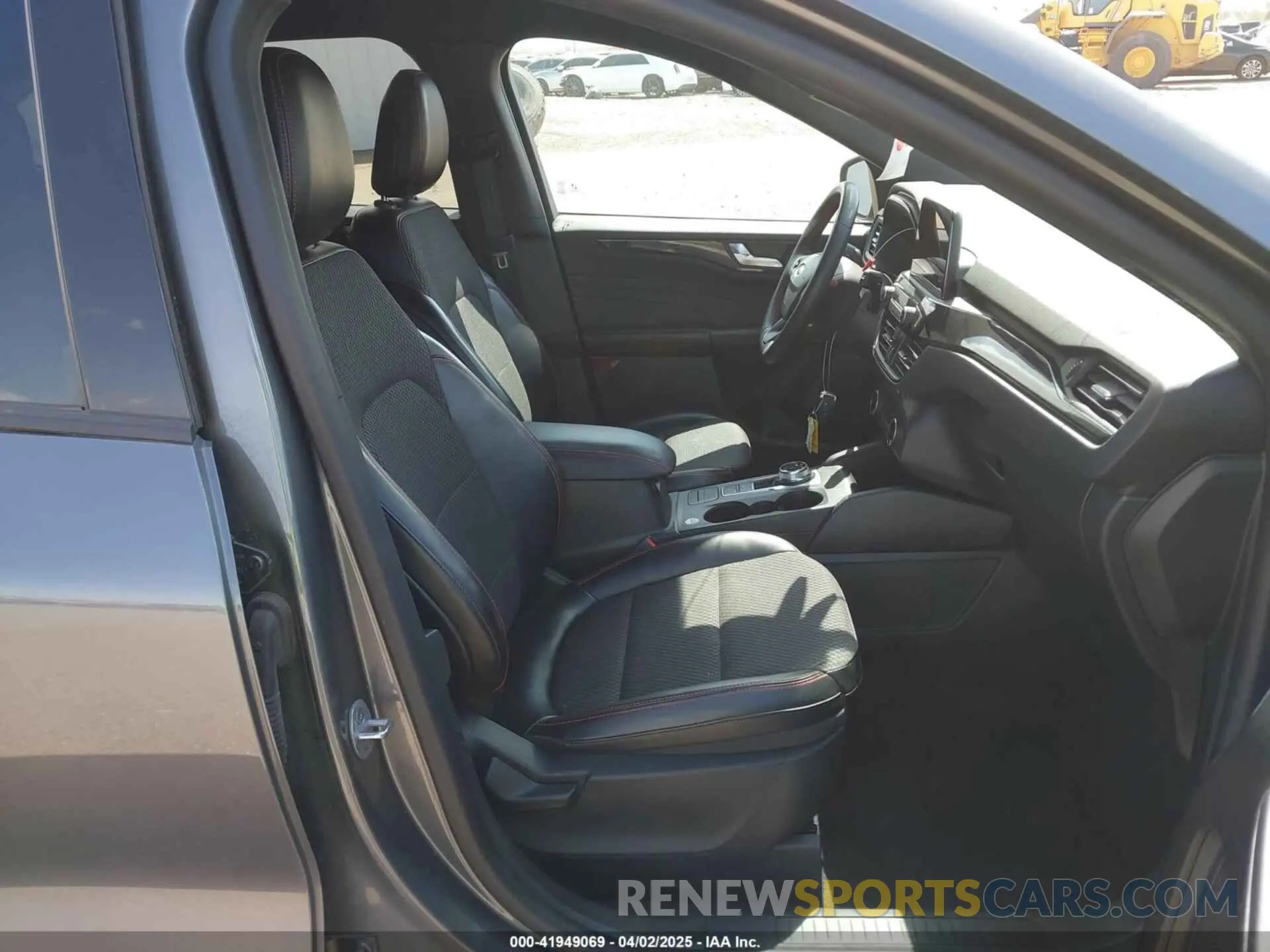 5 Photograph of a damaged car 1FMCU0MN0PUA42013 FORD ESCAPE 2023