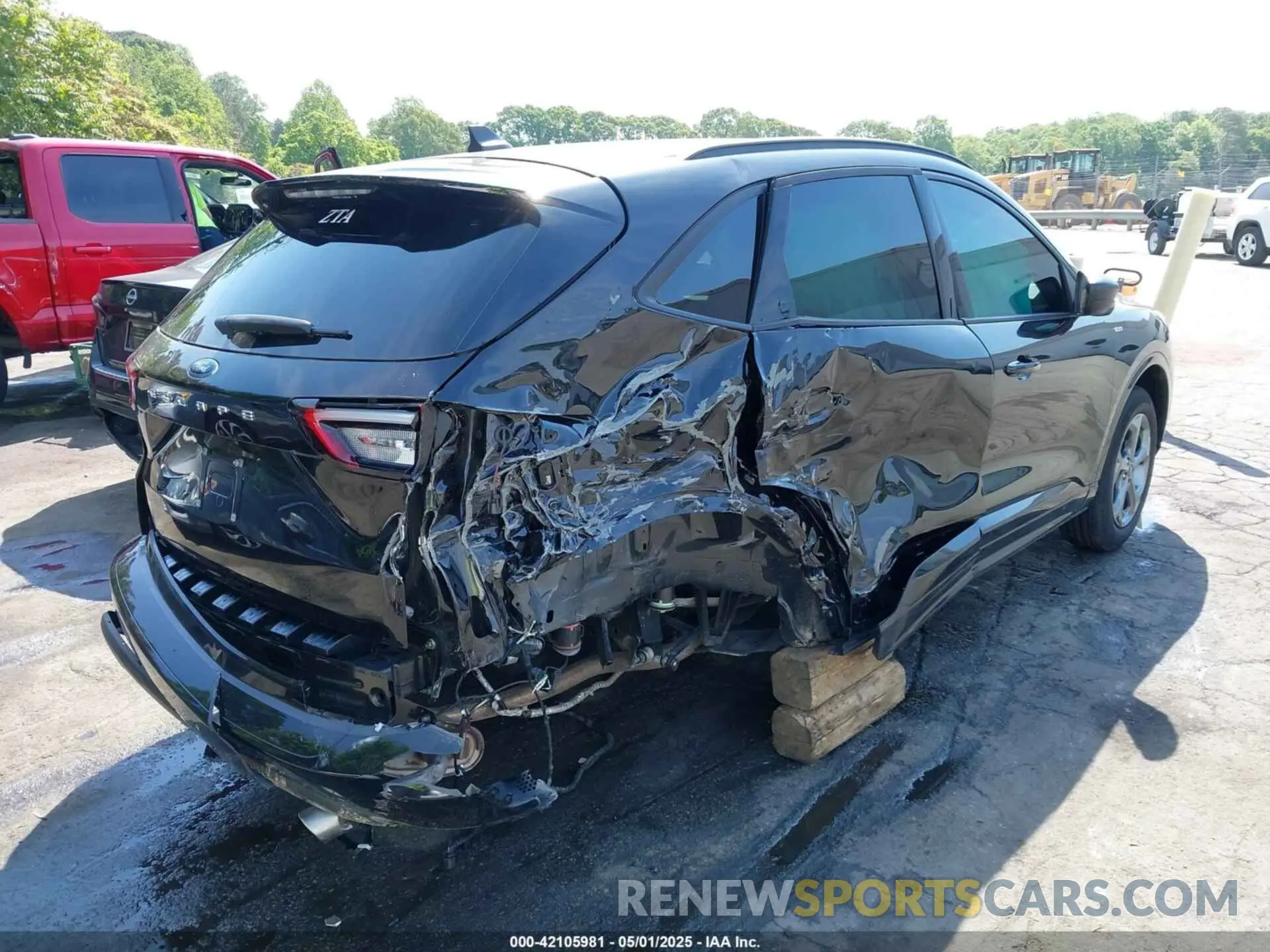 4 Photograph of a damaged car 1FMCU0MN2PUB46678 FORD ESCAPE 2023