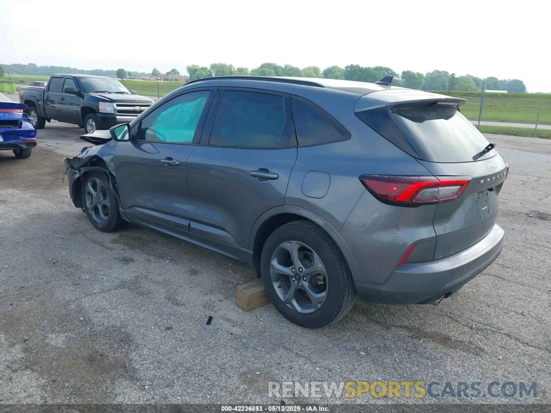 3 Photograph of a damaged car 1FMCU0MN3PUA27442 FORD ESCAPE 2023