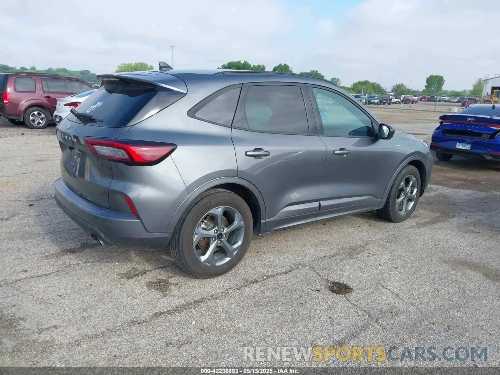 4 Photograph of a damaged car 1FMCU0MN3PUA27442 FORD ESCAPE 2023