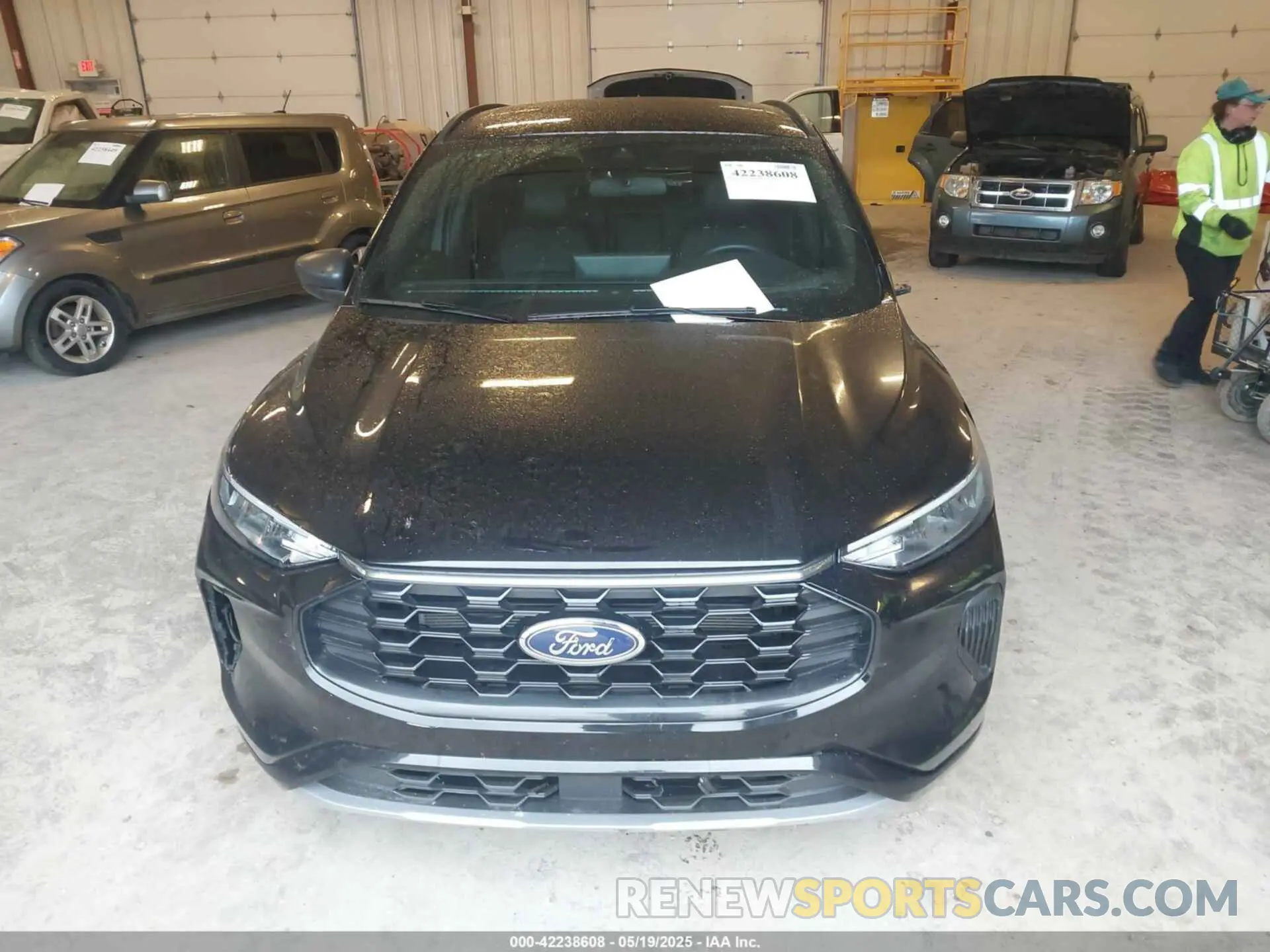 13 Photograph of a damaged car 1FMCU0MN3PUA50641 FORD ESCAPE 2023