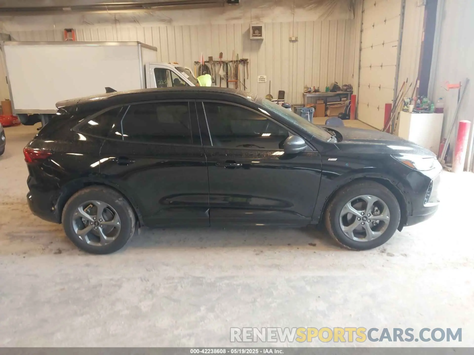 14 Photograph of a damaged car 1FMCU0MN3PUA50641 FORD ESCAPE 2023