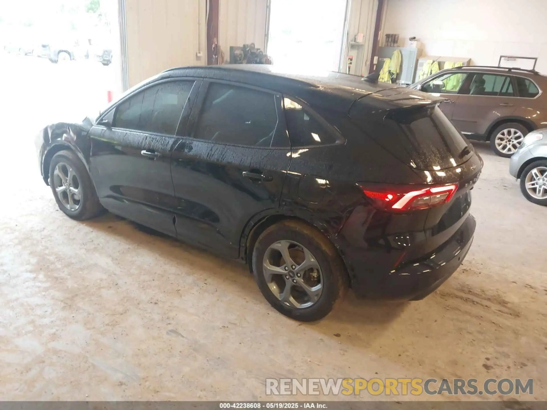 3 Photograph of a damaged car 1FMCU0MN3PUA50641 FORD ESCAPE 2023