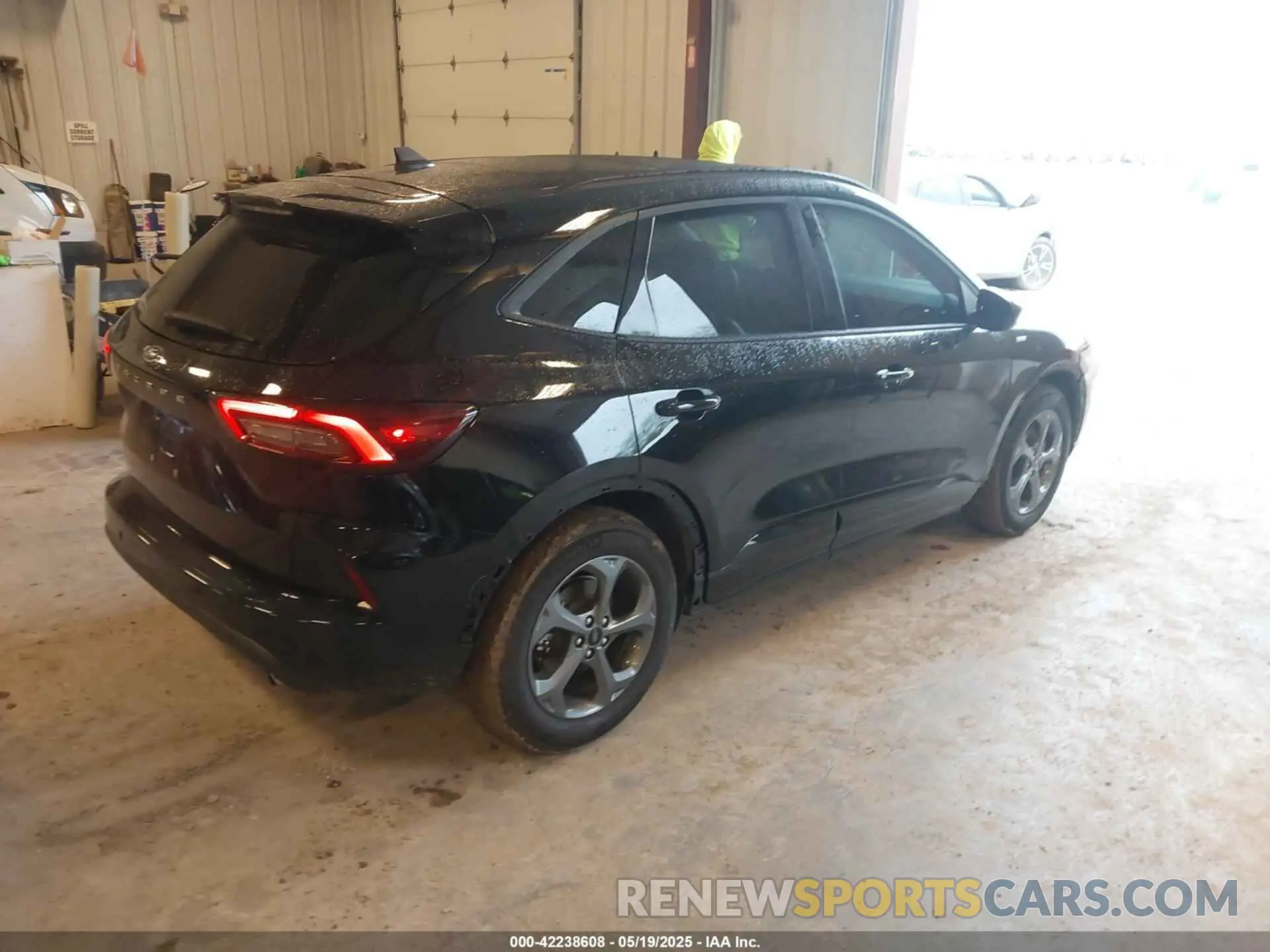4 Photograph of a damaged car 1FMCU0MN3PUA50641 FORD ESCAPE 2023