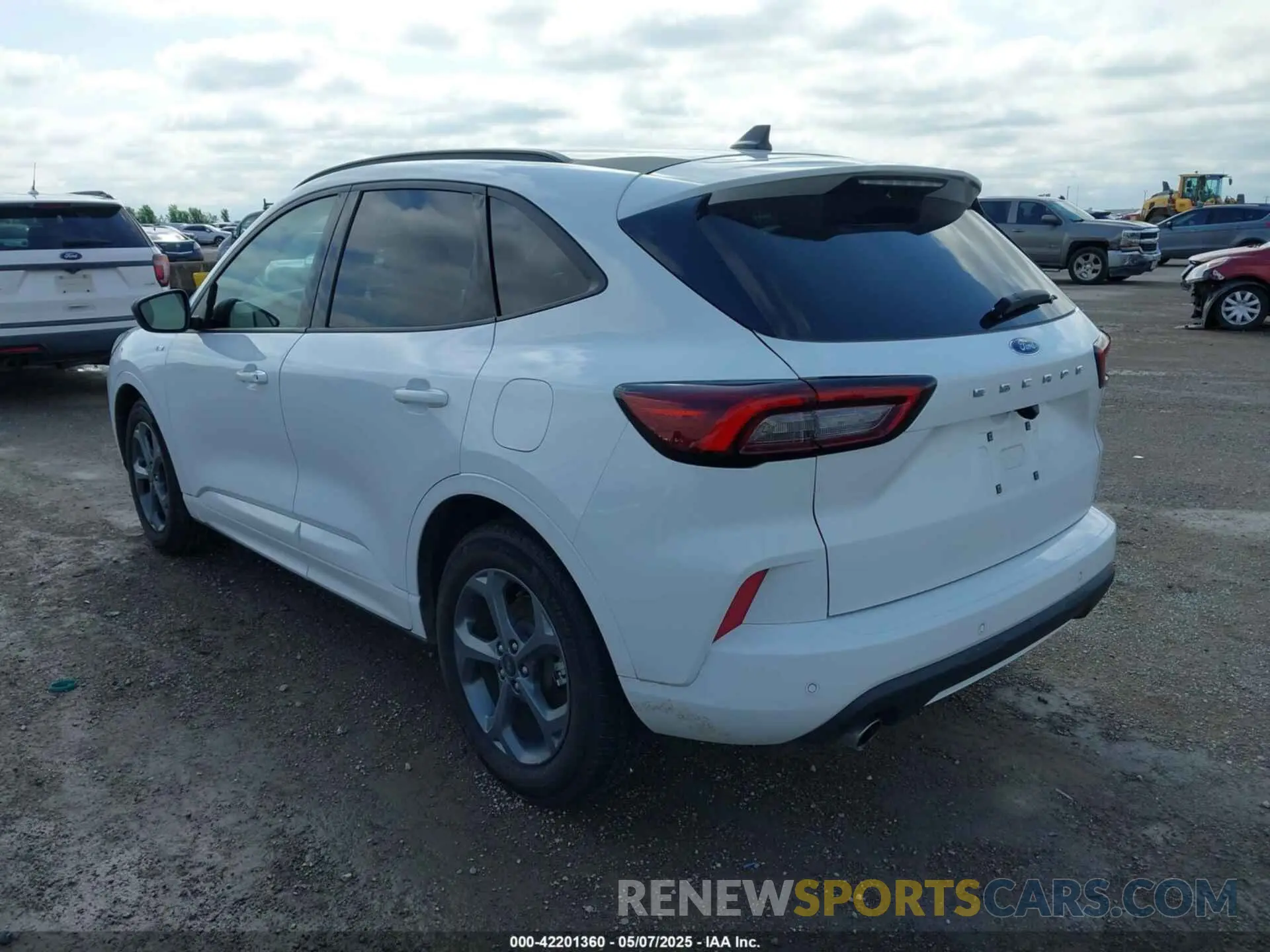 3 Photograph of a damaged car 1FMCU0MN4PUA70574 FORD ESCAPE 2023