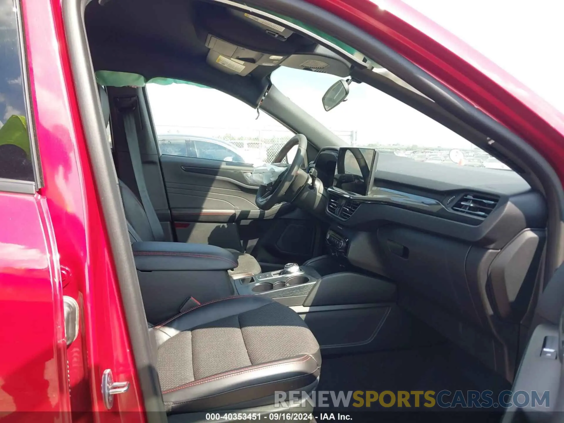 5 Photograph of a damaged car 1FMCU0MN5PUA37731 FORD ESCAPE 2023