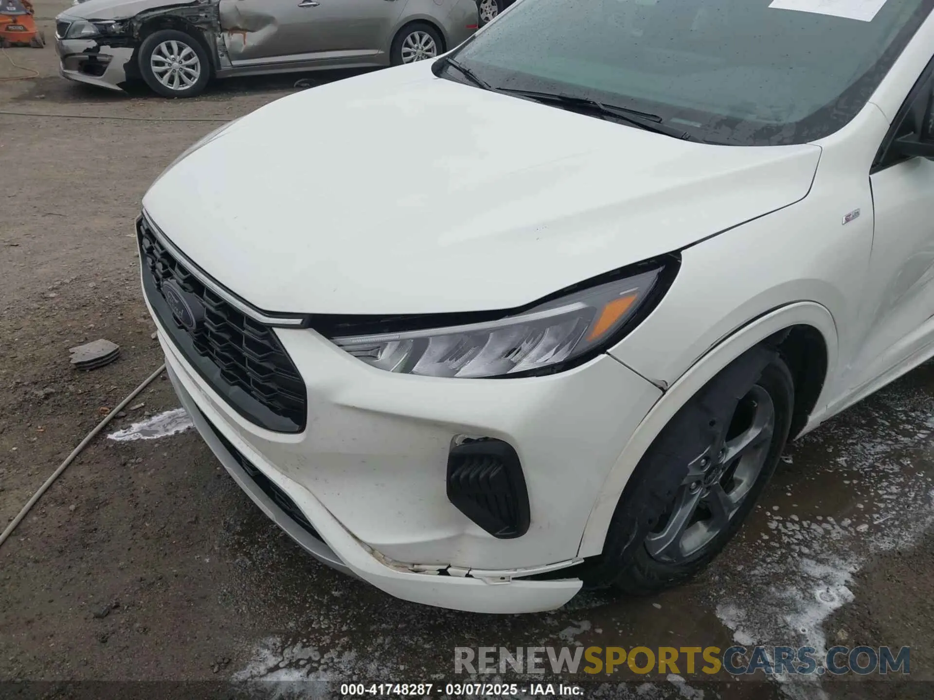 6 Photograph of a damaged car 1FMCU0MN5PUA89621 FORD ESCAPE 2023