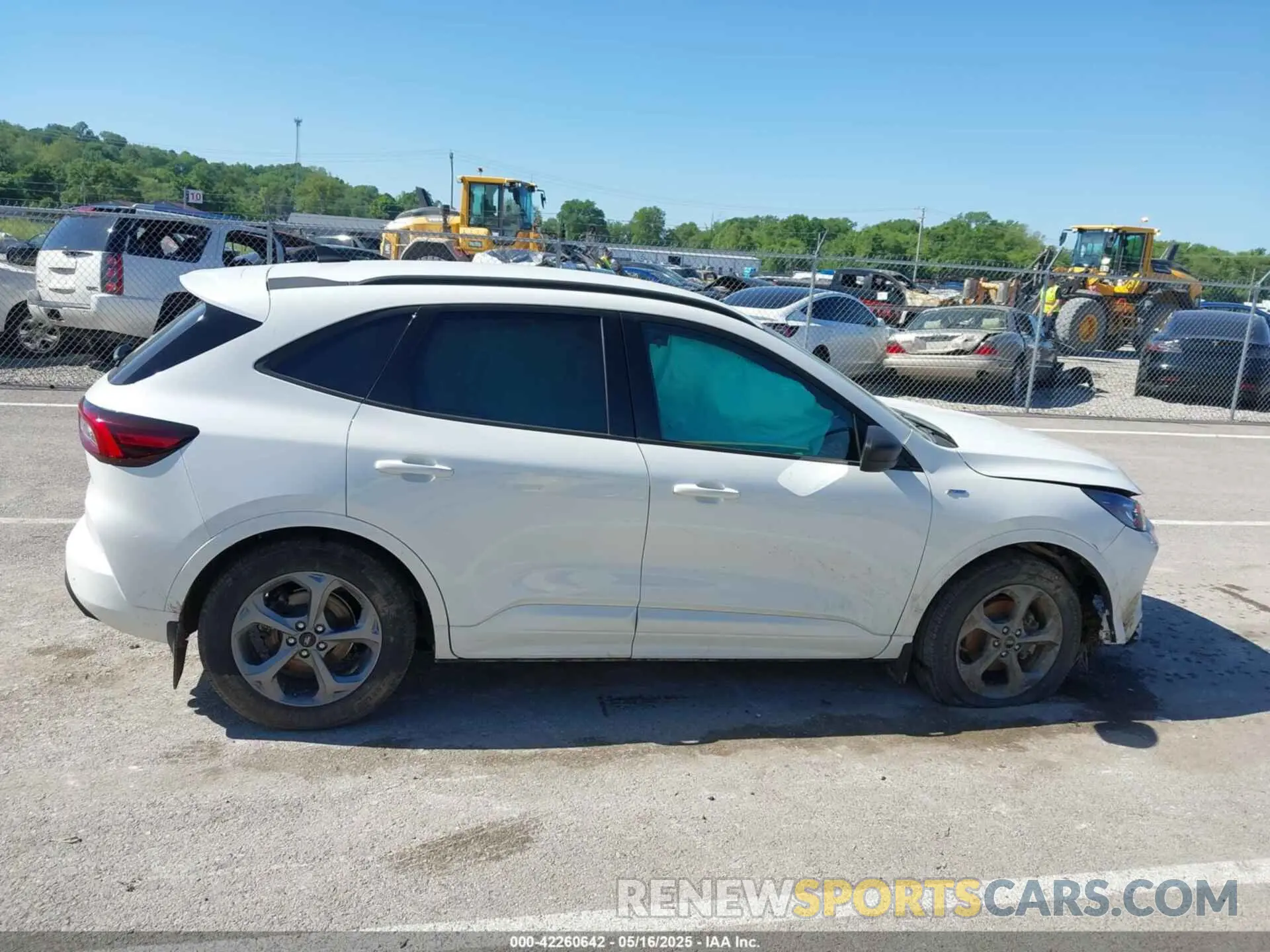 13 Photograph of a damaged car 1FMCU0MN6PUA73850 FORD ESCAPE 2023
