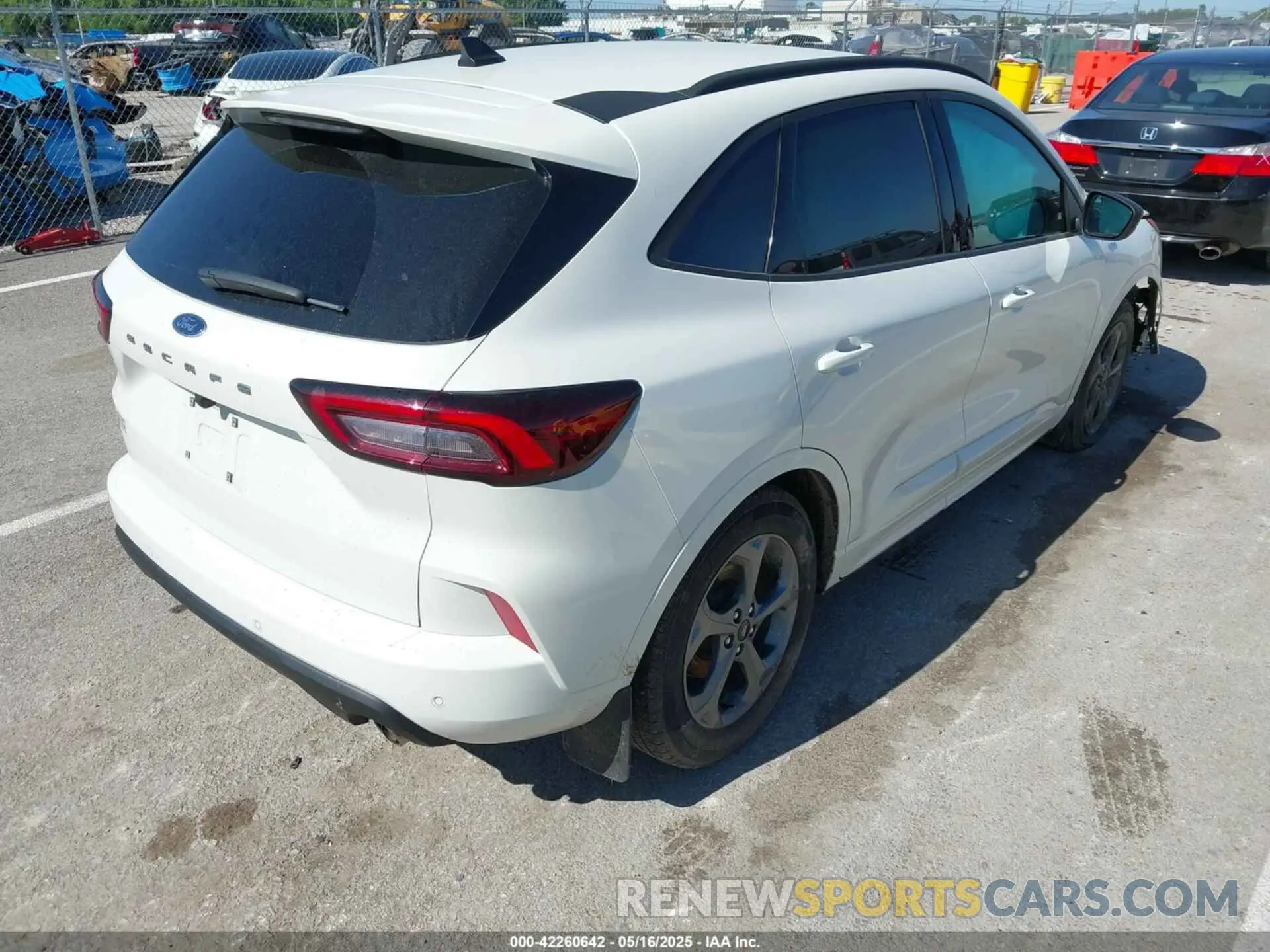 4 Photograph of a damaged car 1FMCU0MN6PUA73850 FORD ESCAPE 2023