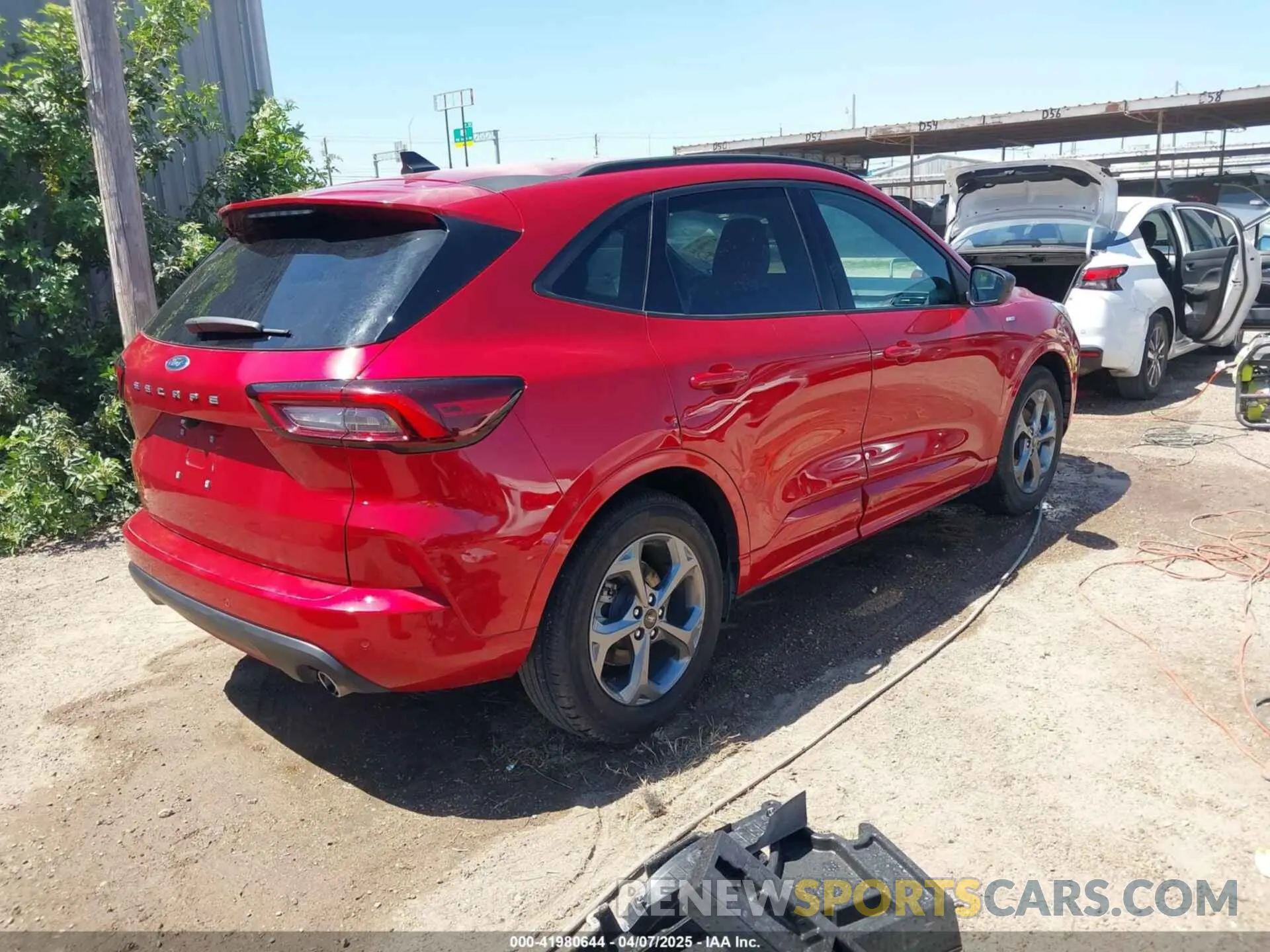 4 Photograph of a damaged car 1FMCU0MN6PUA77266 FORD ESCAPE 2023