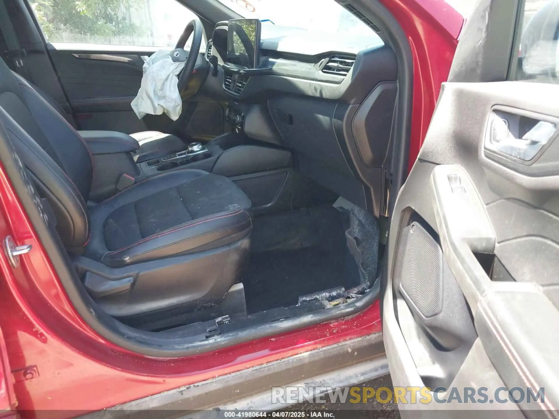 5 Photograph of a damaged car 1FMCU0MN6PUA77266 FORD ESCAPE 2023