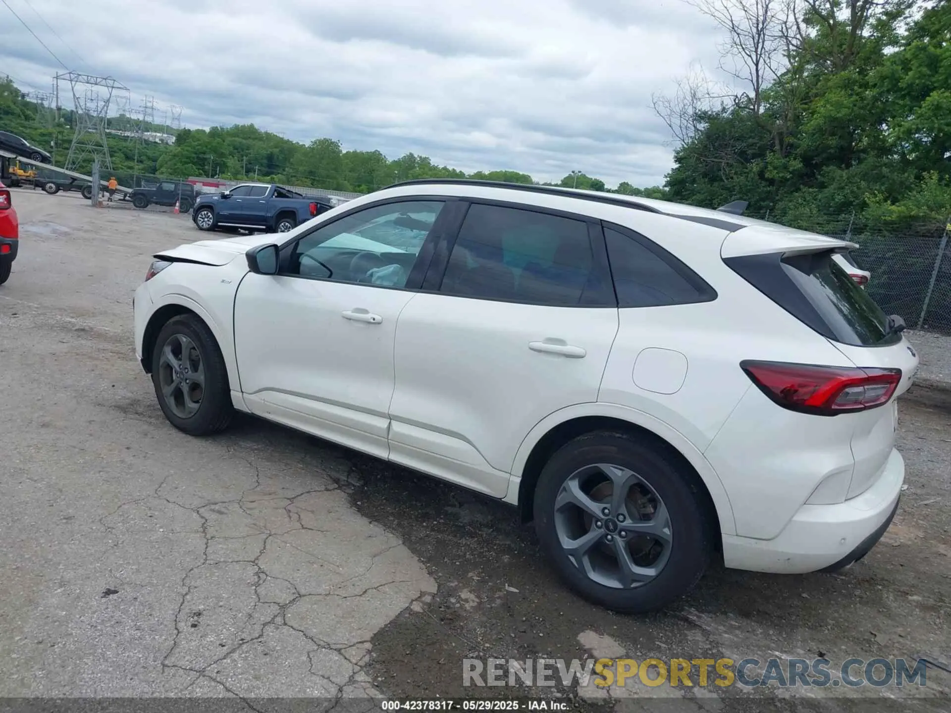 3 Photograph of a damaged car 1FMCU0MN7PUA72402 FORD ESCAPE 2023