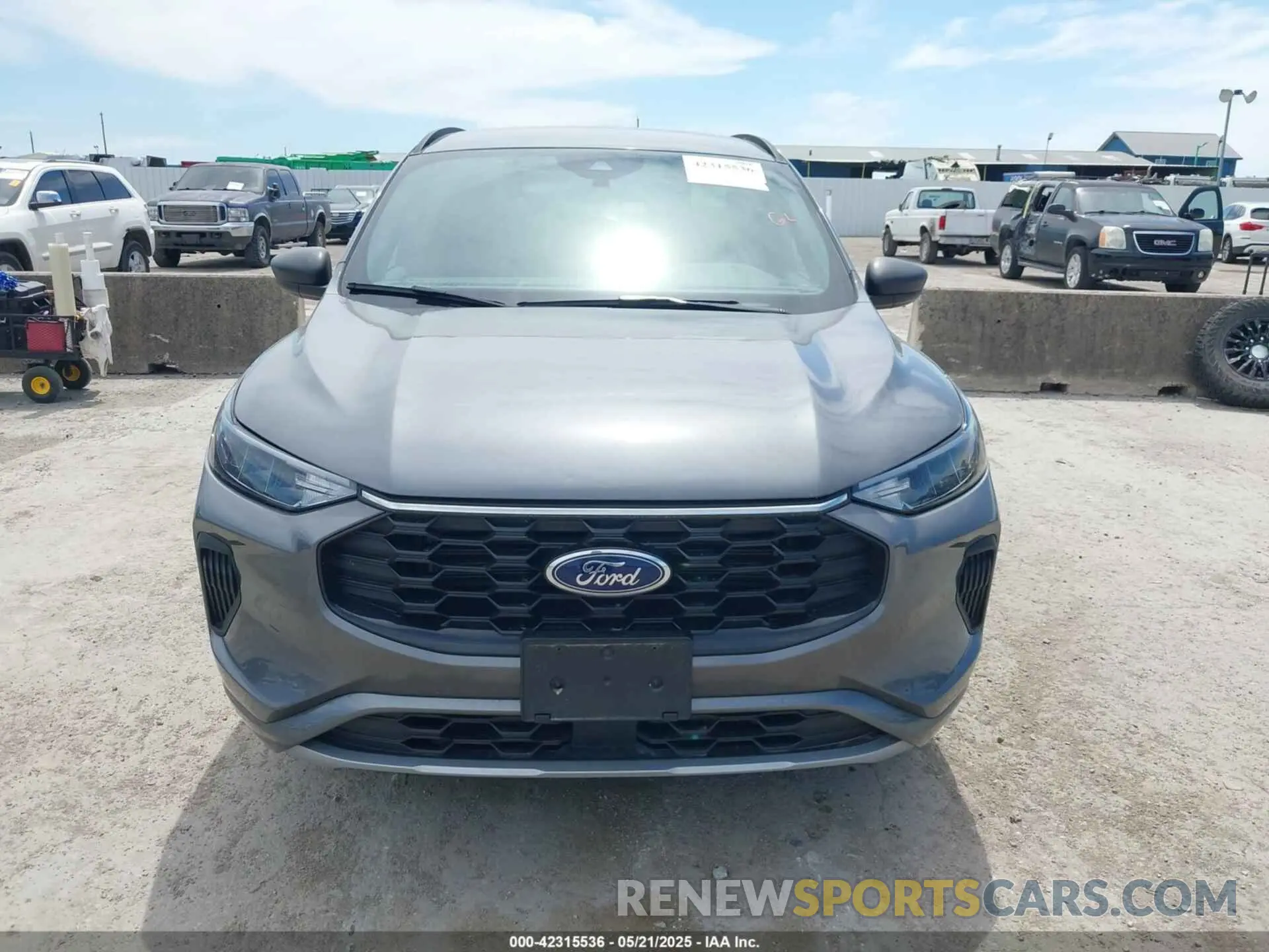 12 Photograph of a damaged car 1FMCU0MNXPUA52614 FORD ESCAPE 2023