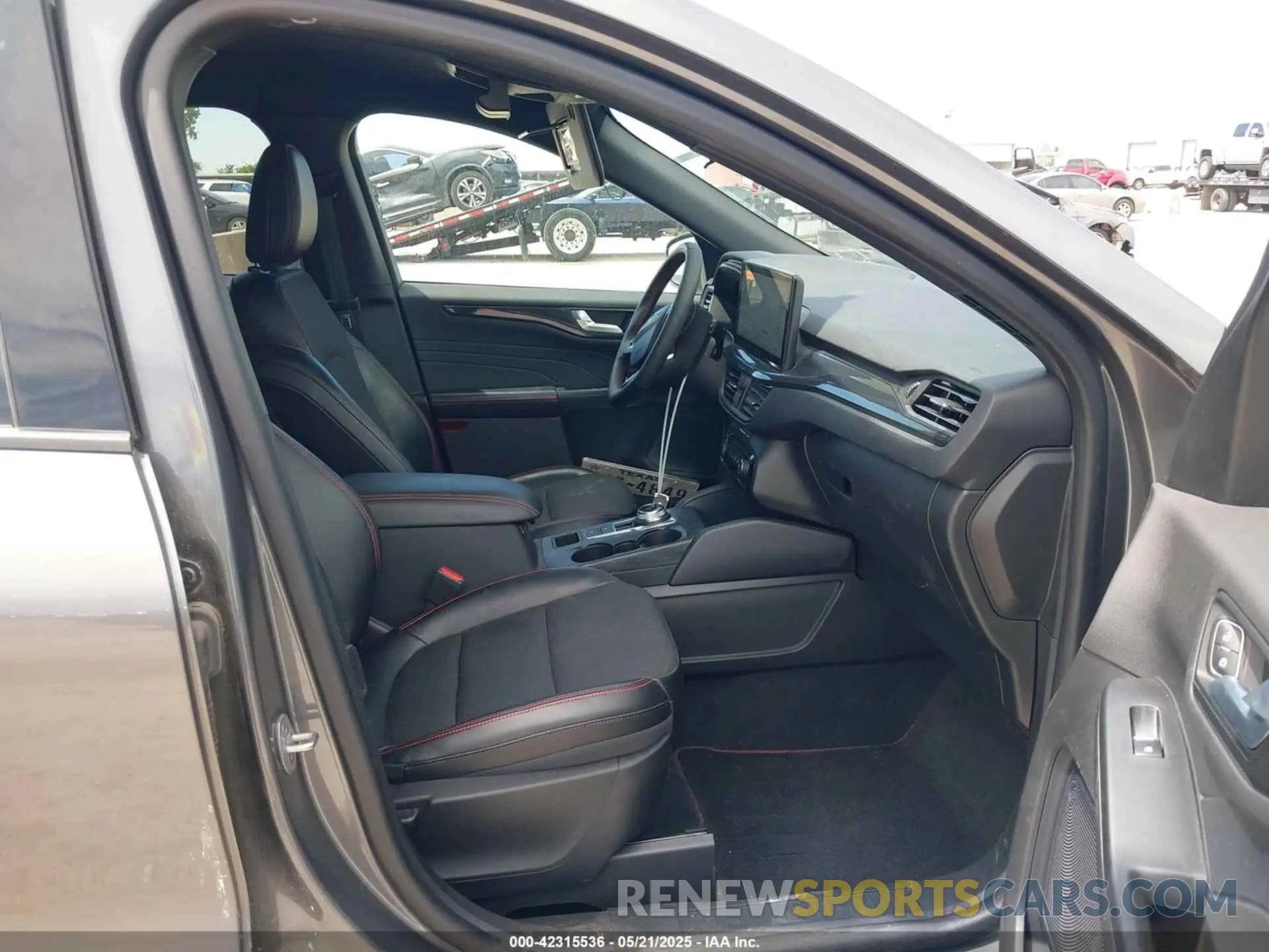 5 Photograph of a damaged car 1FMCU0MNXPUA52614 FORD ESCAPE 2023