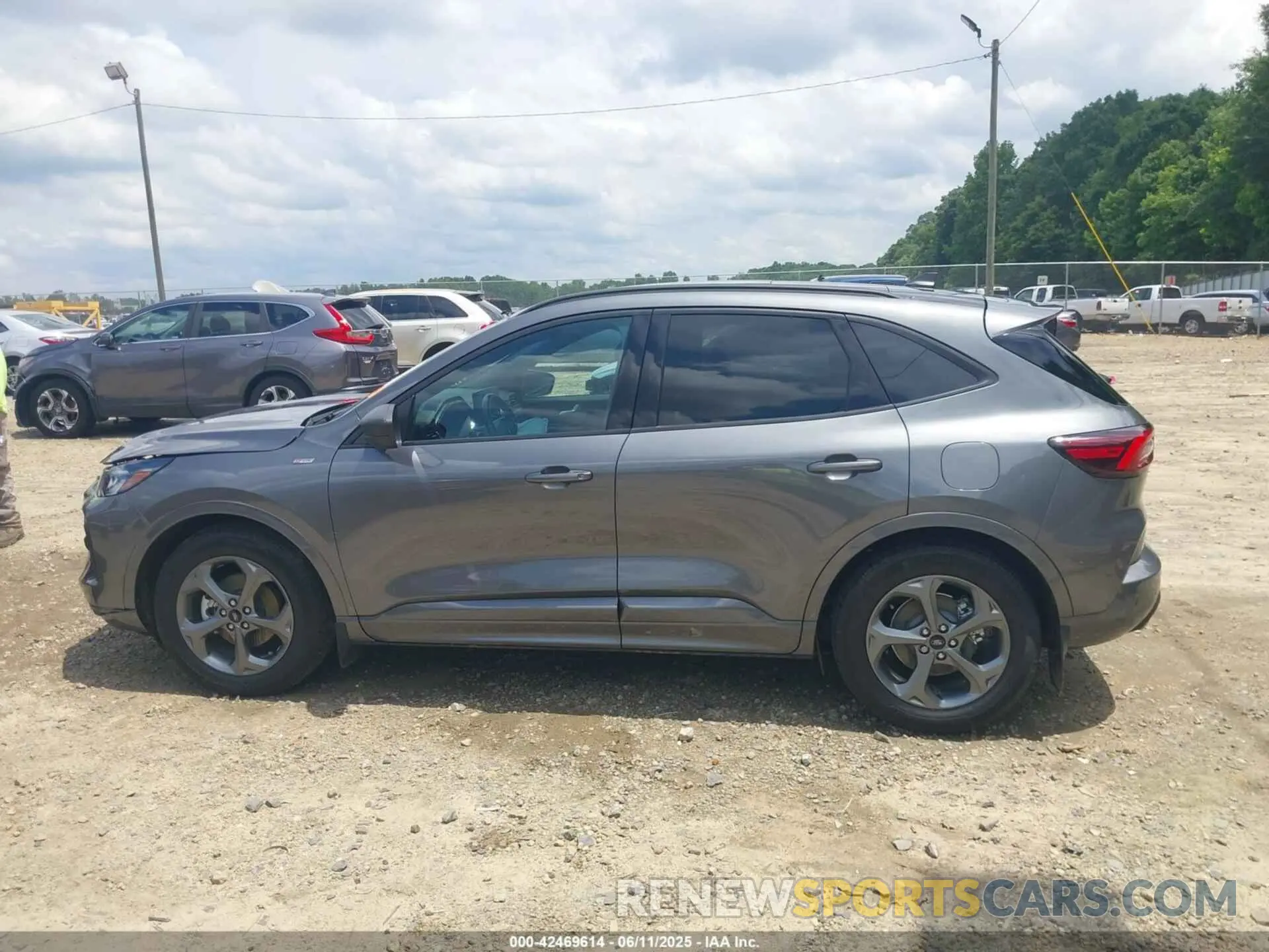 14 Photograph of a damaged car 1FMCU0MNXPUB11452 FORD ESCAPE 2023
