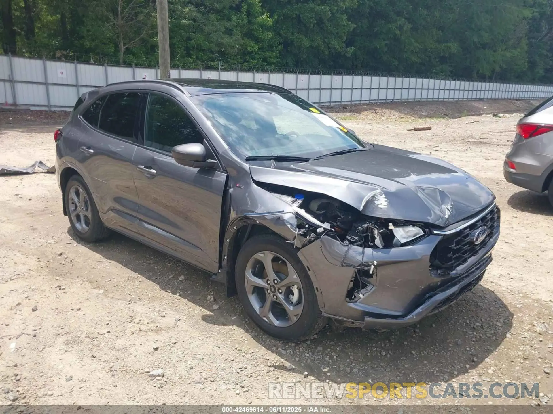 6 Photograph of a damaged car 1FMCU0MNXPUB11452 FORD ESCAPE 2023