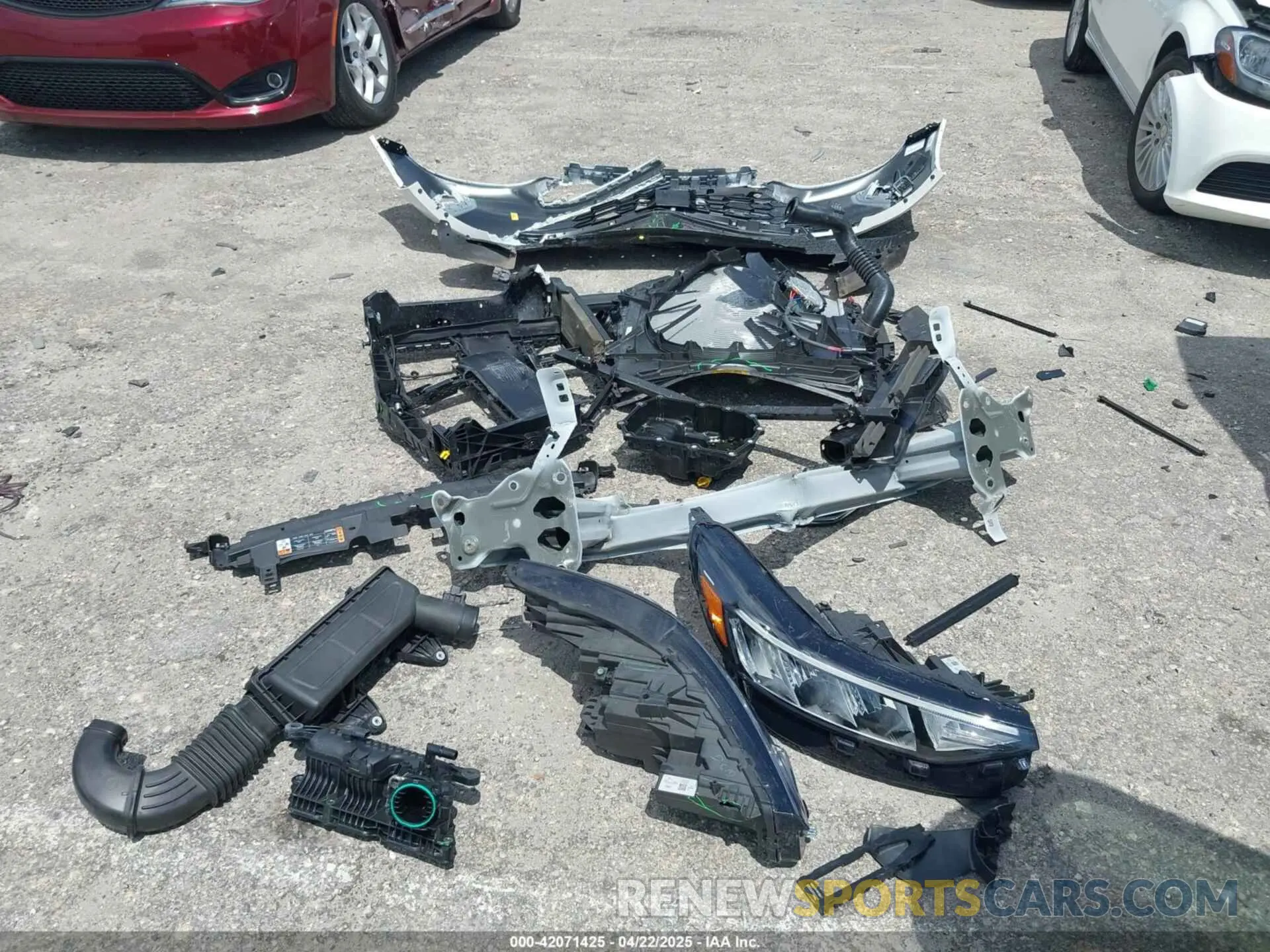 12 Photograph of a damaged car 1FMCU0MNXPUB45343 FORD ESCAPE 2023