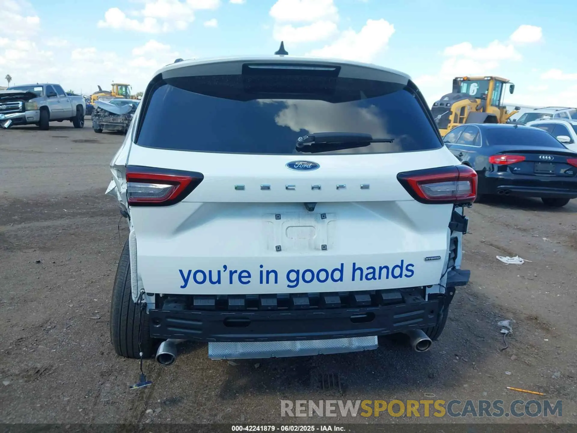 17 Photograph of a damaged car 1FMCU0MZ3PUB12512 FORD ESCAPE 2023